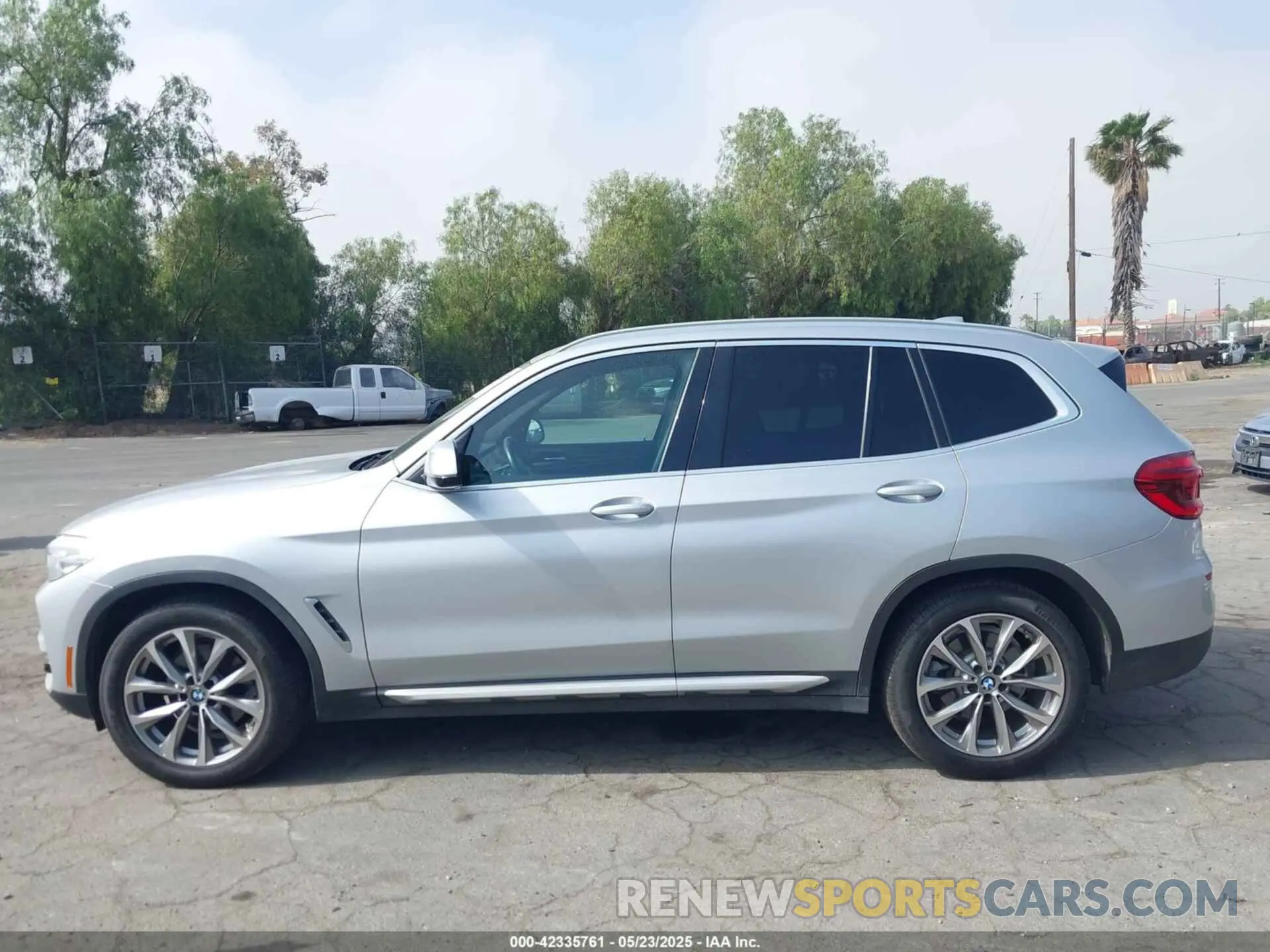 15 Photograph of a damaged car 5UXTR9C55KLP91754 BMW X3 2019