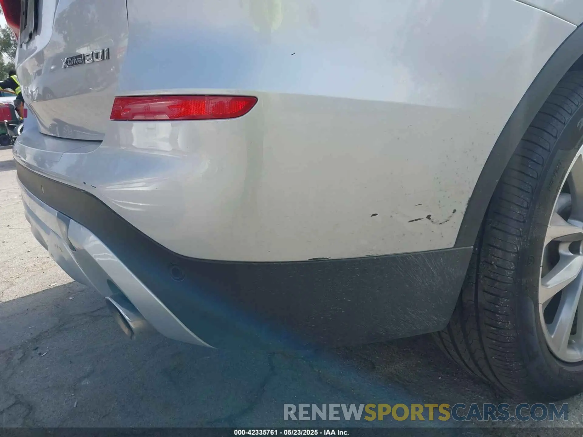 6 Photograph of a damaged car 5UXTR9C55KLP91754 BMW X3 2019