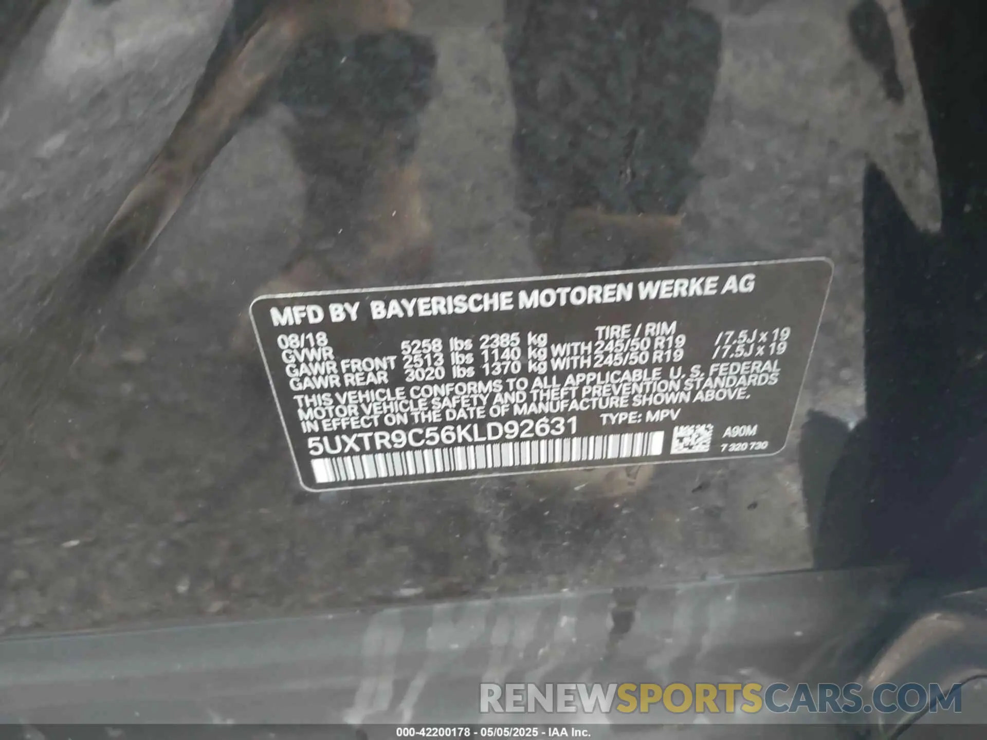 9 Photograph of a damaged car 5UXTR9C56KLD92631 BMW X3 2019