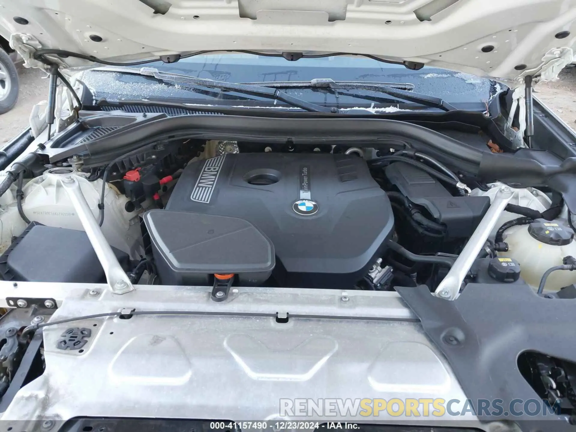 10 Photograph of a damaged car 5UXTR9C56KLP82299 BMW X3 2019