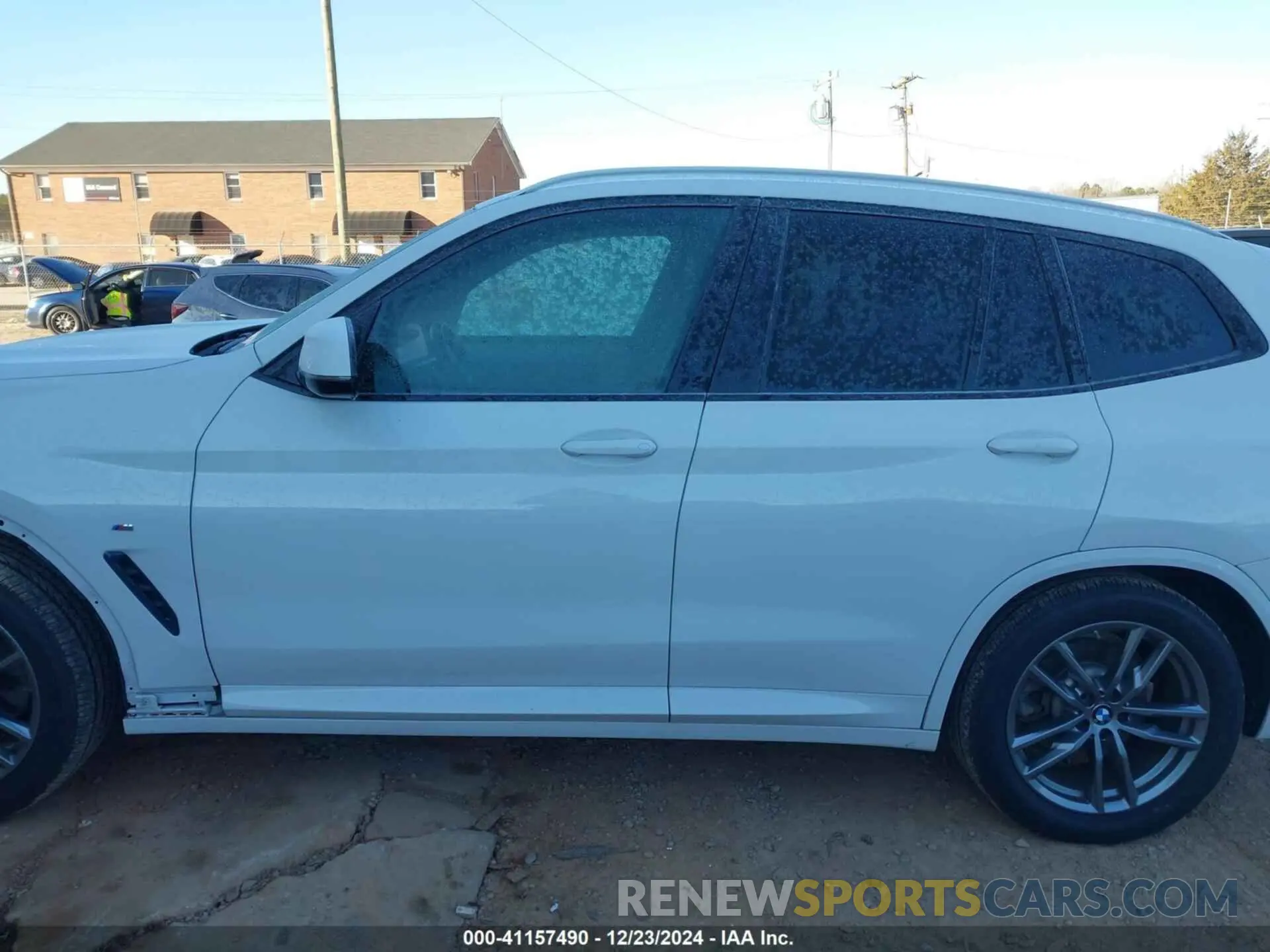 15 Photograph of a damaged car 5UXTR9C56KLP82299 BMW X3 2019