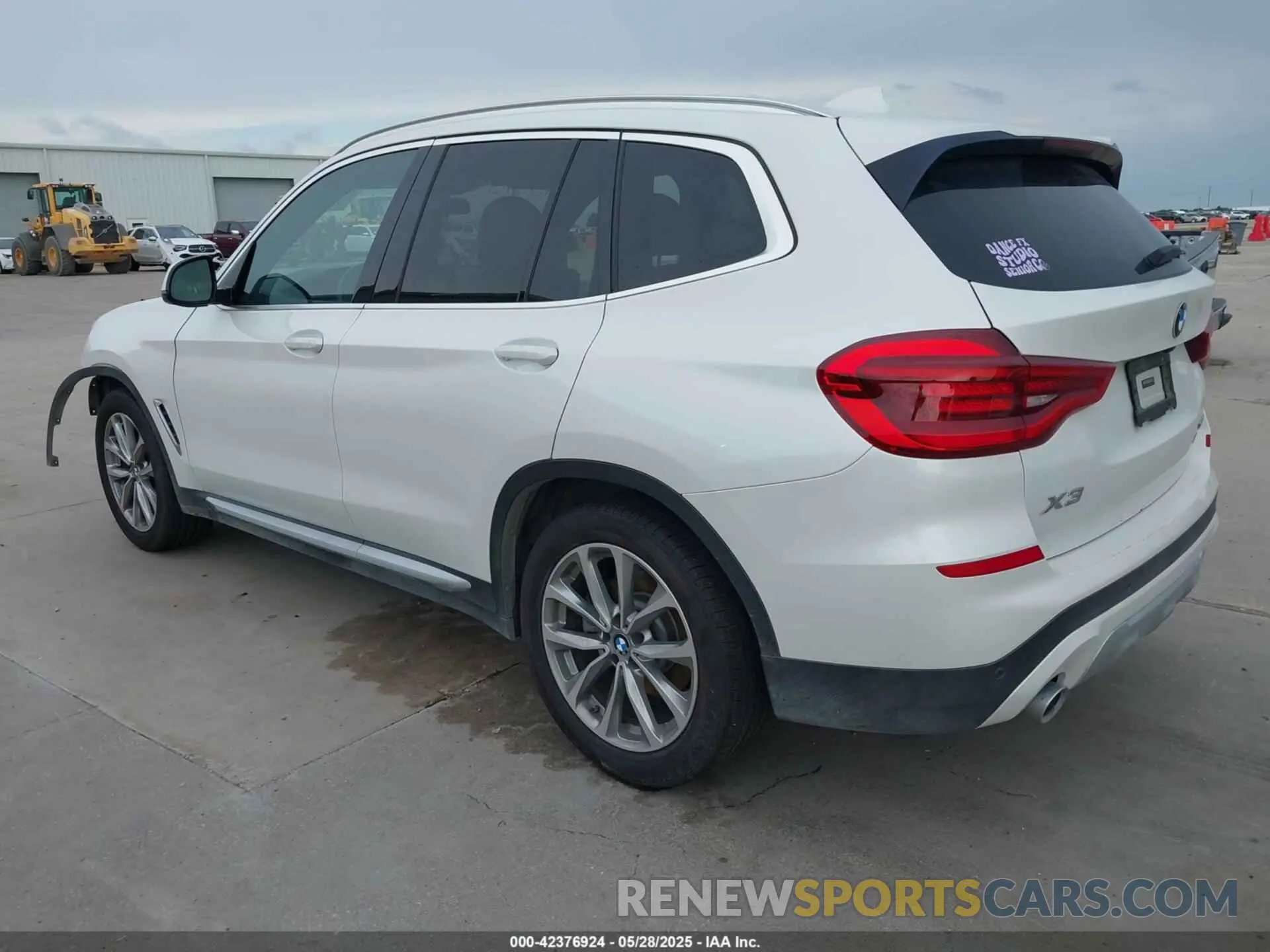 3 Photograph of a damaged car 5UXTR9C56KLP83808 BMW X3 2019