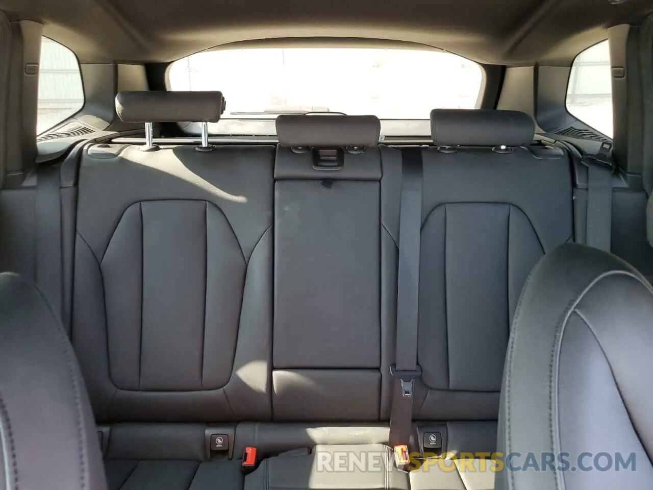 10 Photograph of a damaged car 5UXTR9C56KLP89947 BMW X3 2019