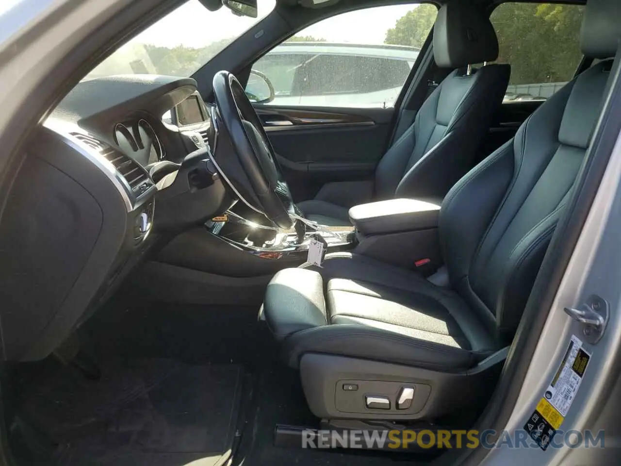 7 Photograph of a damaged car 5UXTR9C56KLP89947 BMW X3 2019