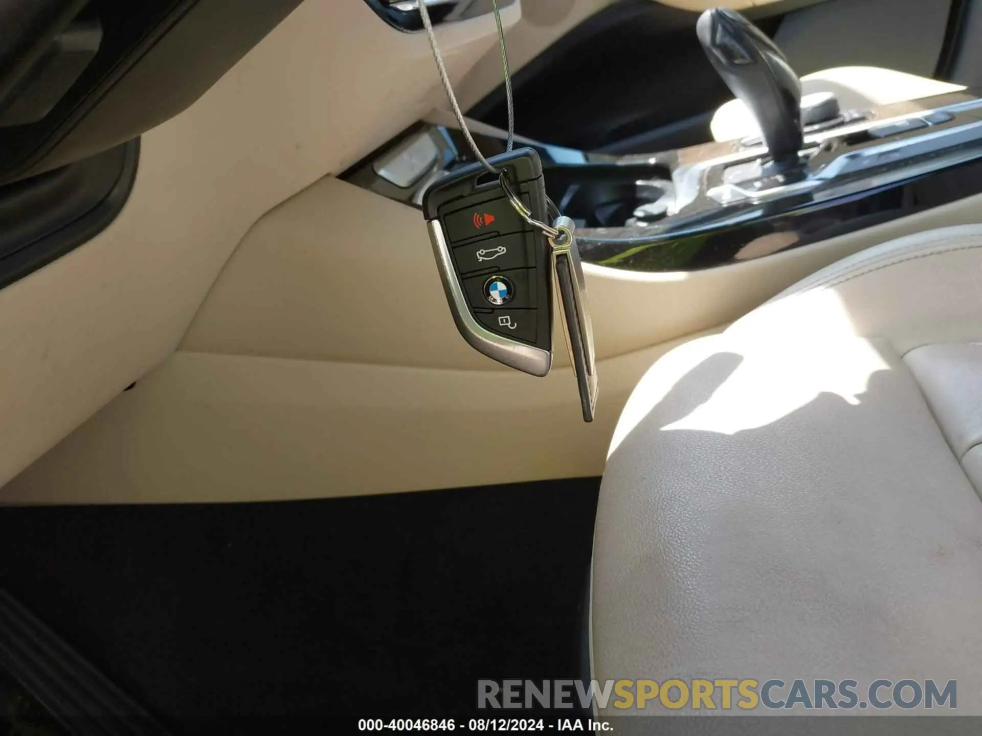 11 Photograph of a damaged car 5UXTR9C56KLR03574 BMW X3 2019