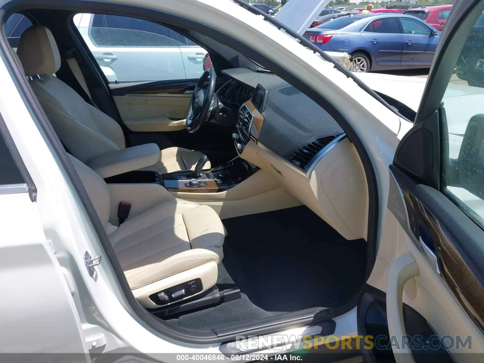 5 Photograph of a damaged car 5UXTR9C56KLR03574 BMW X3 2019