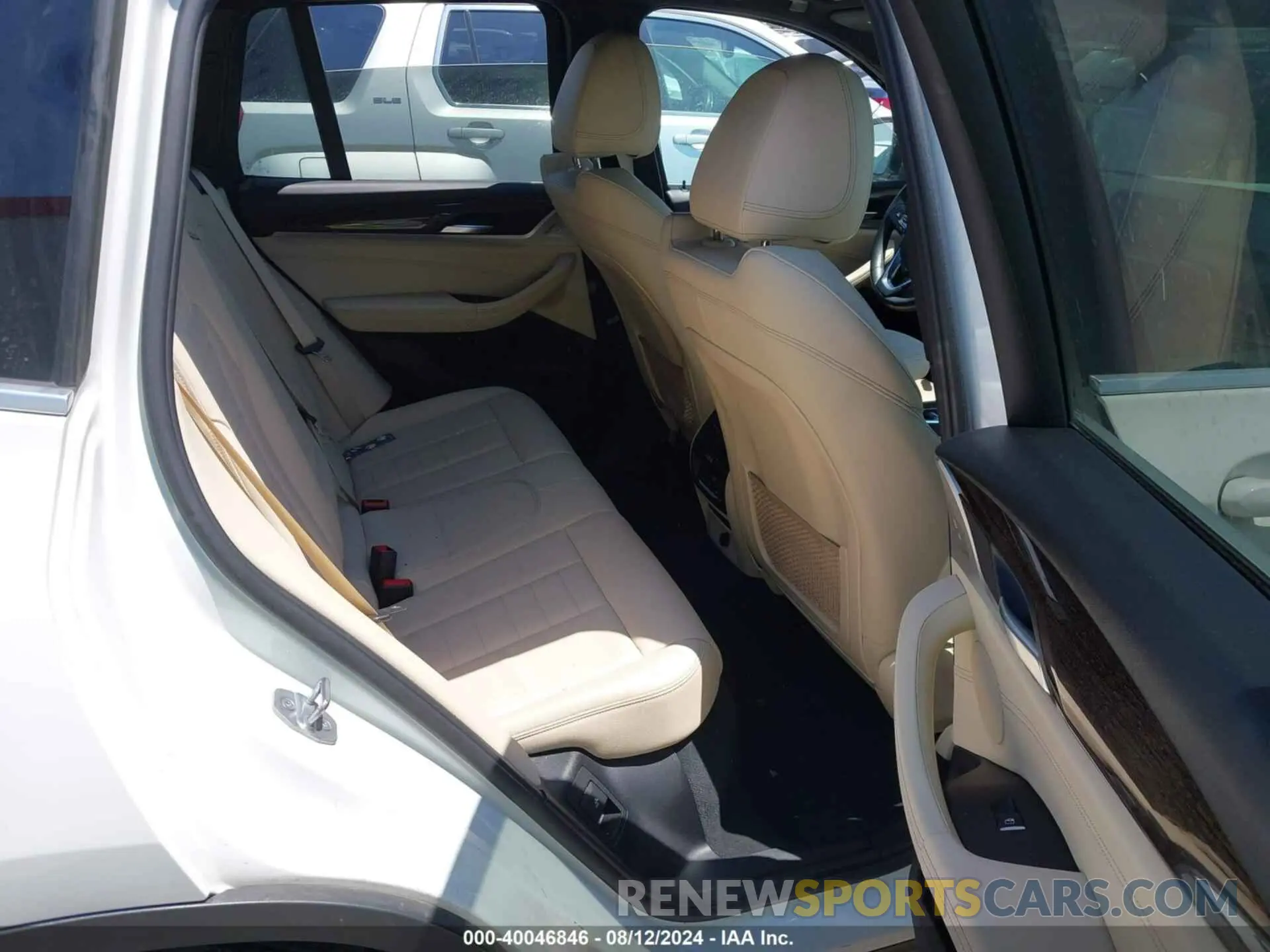 8 Photograph of a damaged car 5UXTR9C56KLR03574 BMW X3 2019