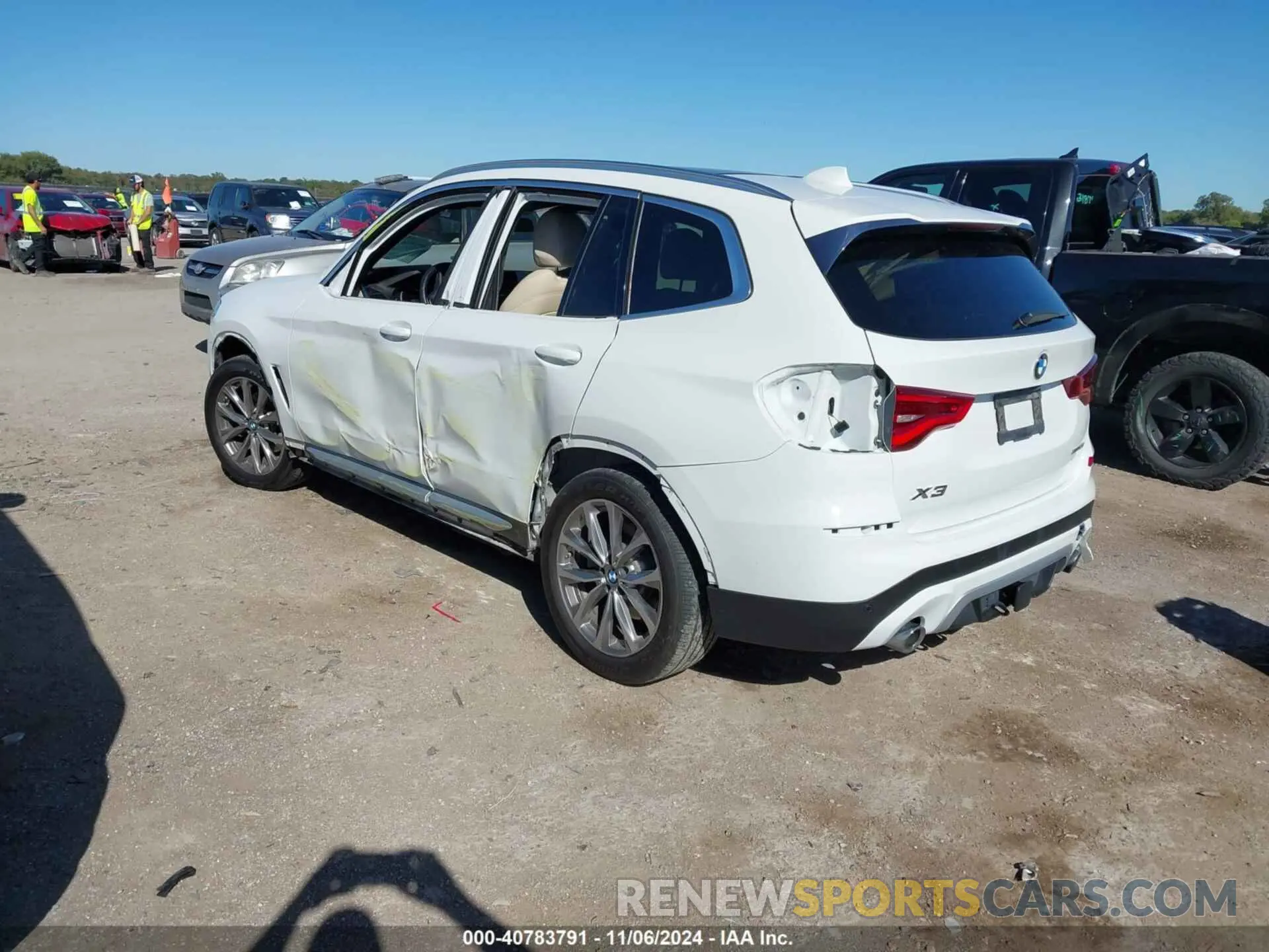 3 Photograph of a damaged car 5UXTR9C56KLR10184 BMW X3 2019
