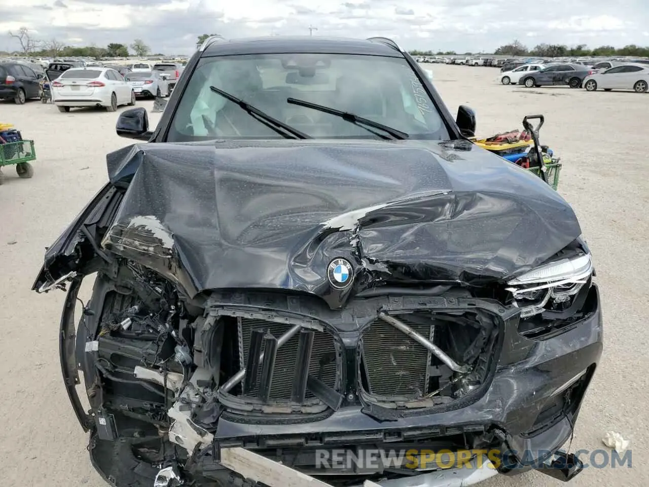 5 Photograph of a damaged car 5UXTR9C57KLE14152 BMW X3 2019