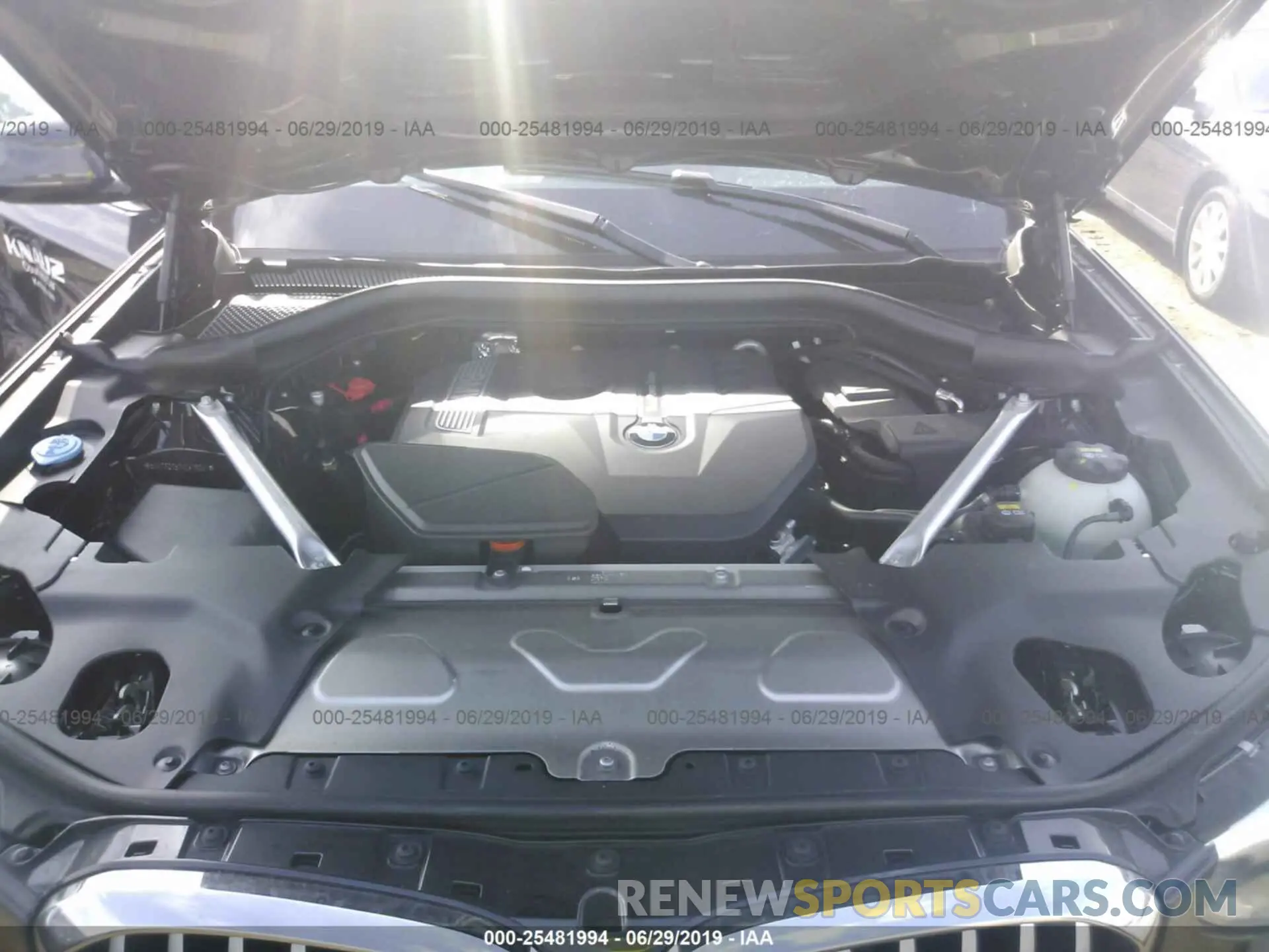 10 Photograph of a damaged car 5UXTR9C57KLE18041 BMW X3 2019