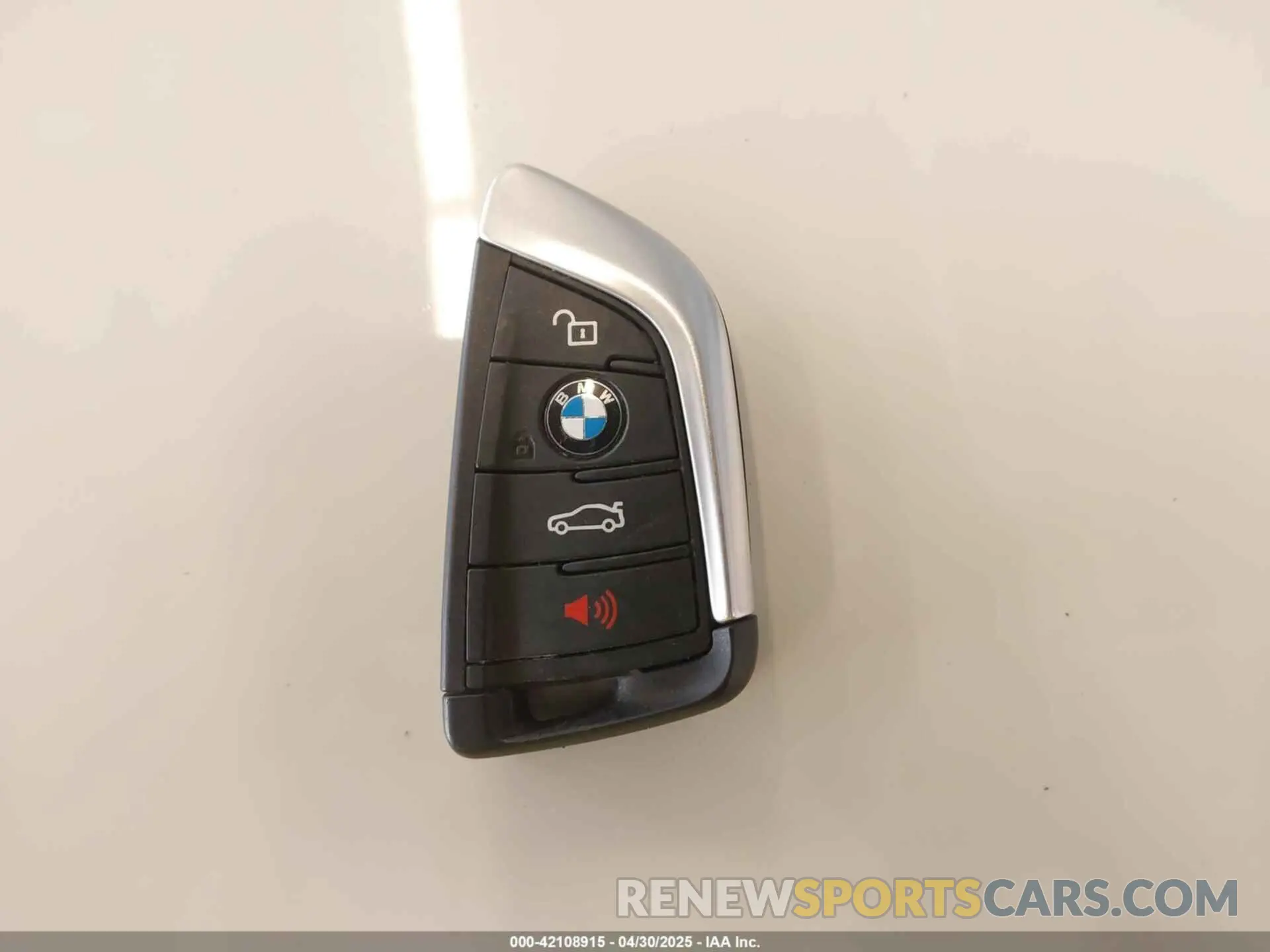 11 Photograph of a damaged car 5UXTR9C57KLP85888 BMW X3 2019