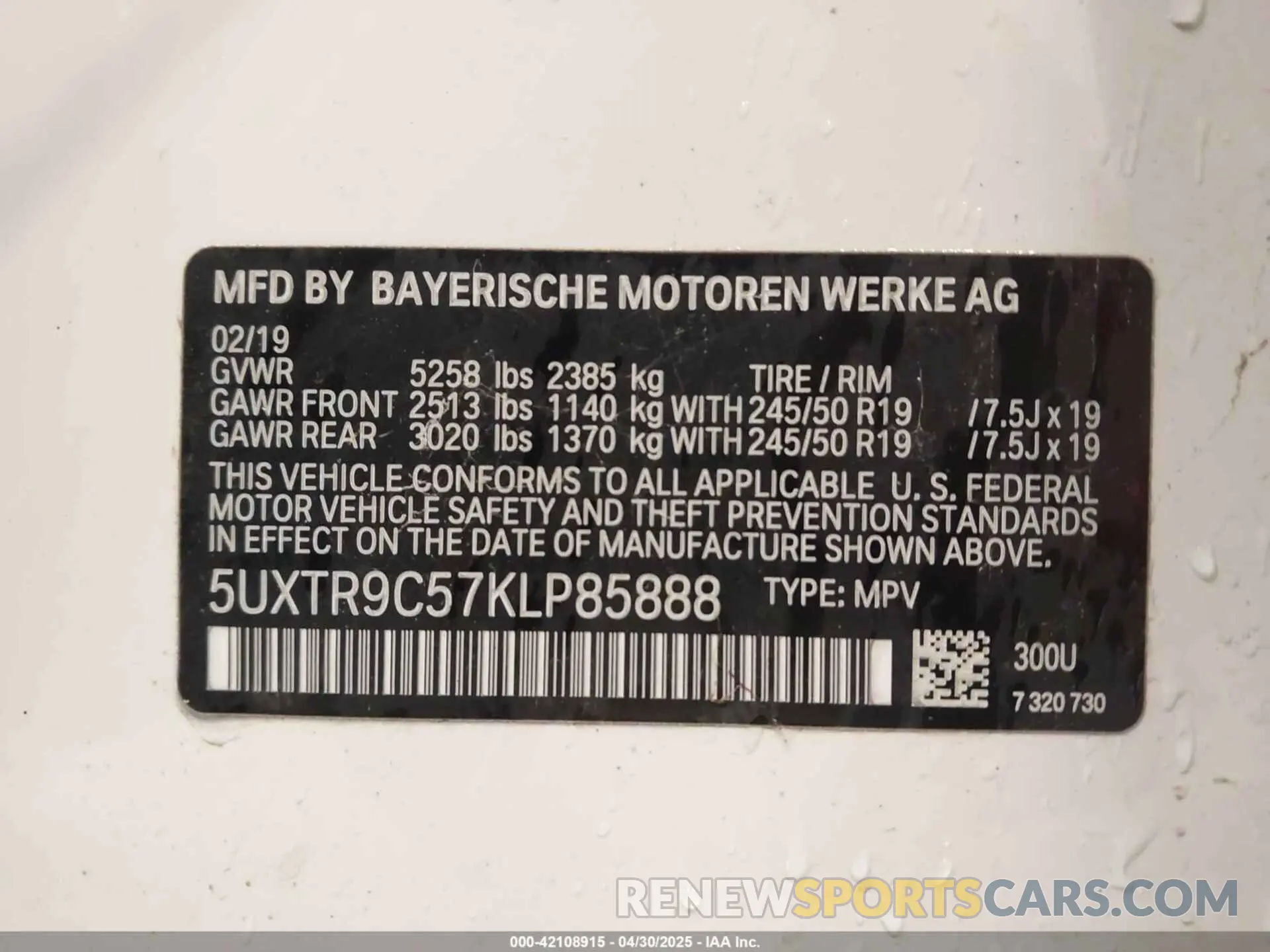 9 Photograph of a damaged car 5UXTR9C57KLP85888 BMW X3 2019