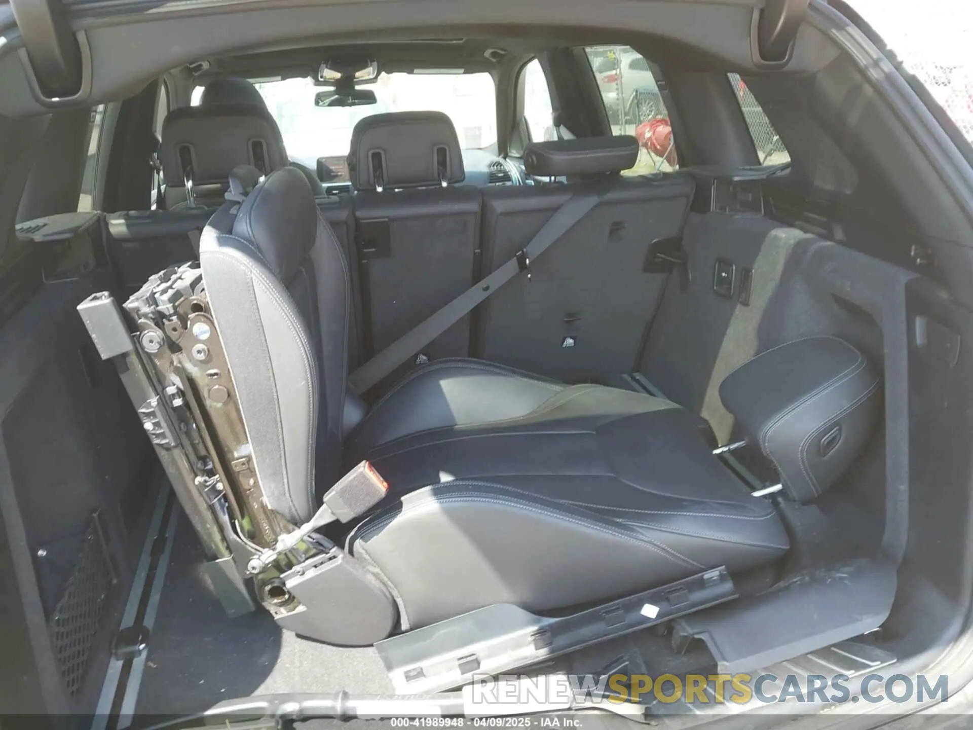 13 Photograph of a damaged car 5UXTR9C57KLP87558 BMW X3 2019