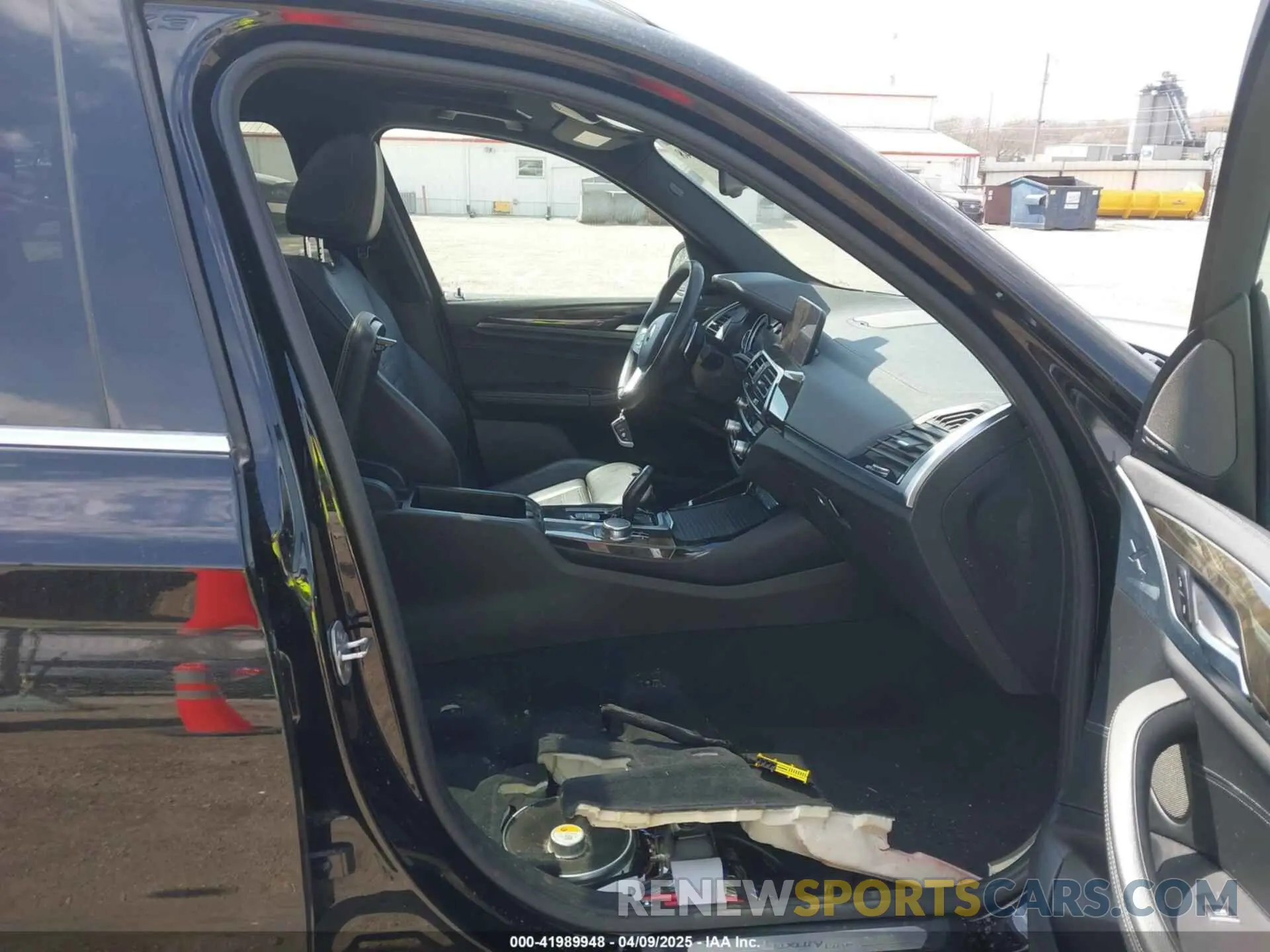 5 Photograph of a damaged car 5UXTR9C57KLP87558 BMW X3 2019