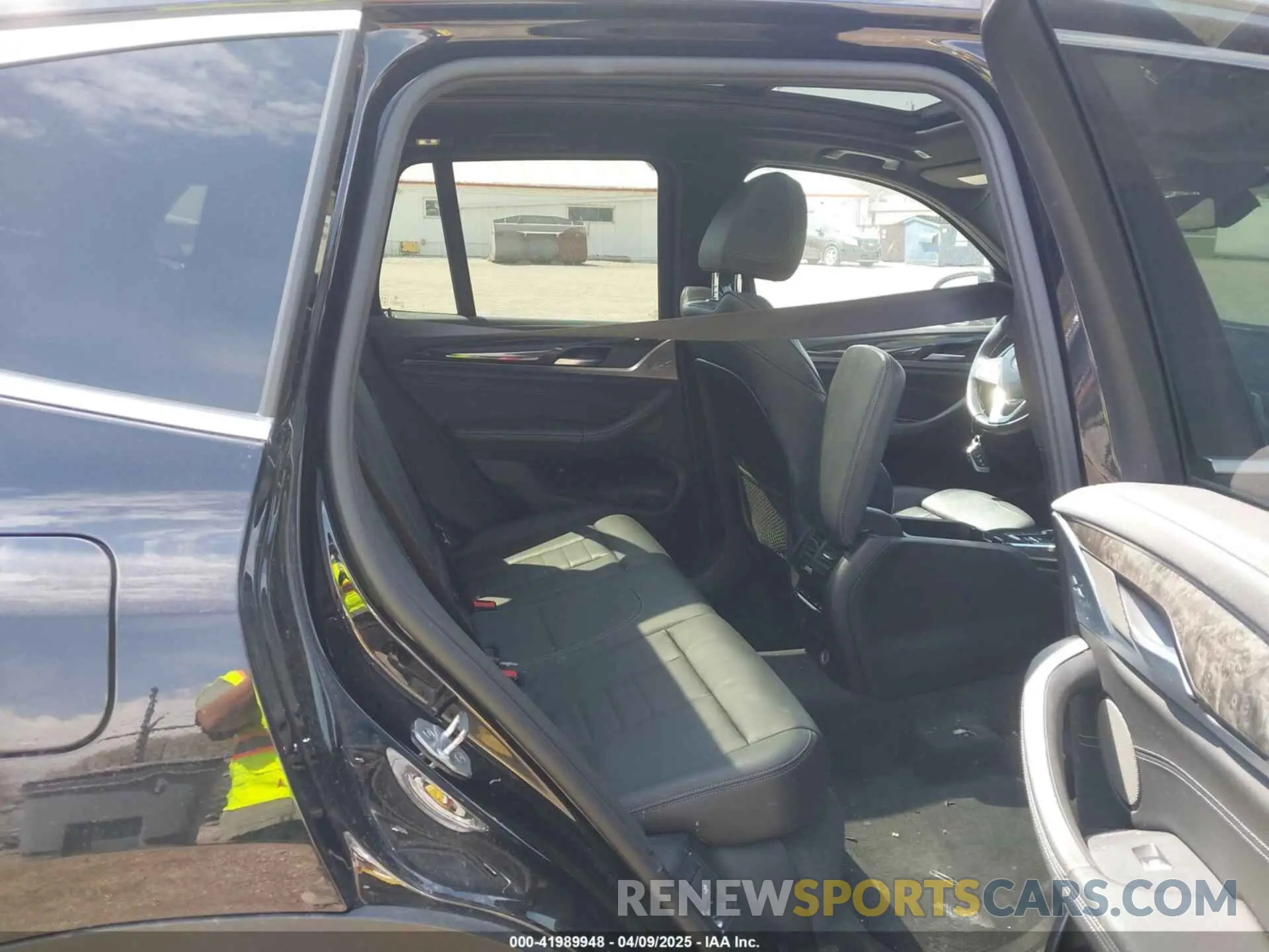 8 Photograph of a damaged car 5UXTR9C57KLP87558 BMW X3 2019