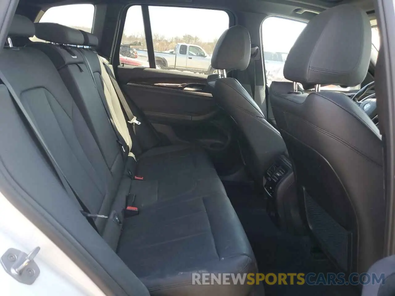 11 Photograph of a damaged car 5UXTR9C57KLR06404 BMW X3 2019