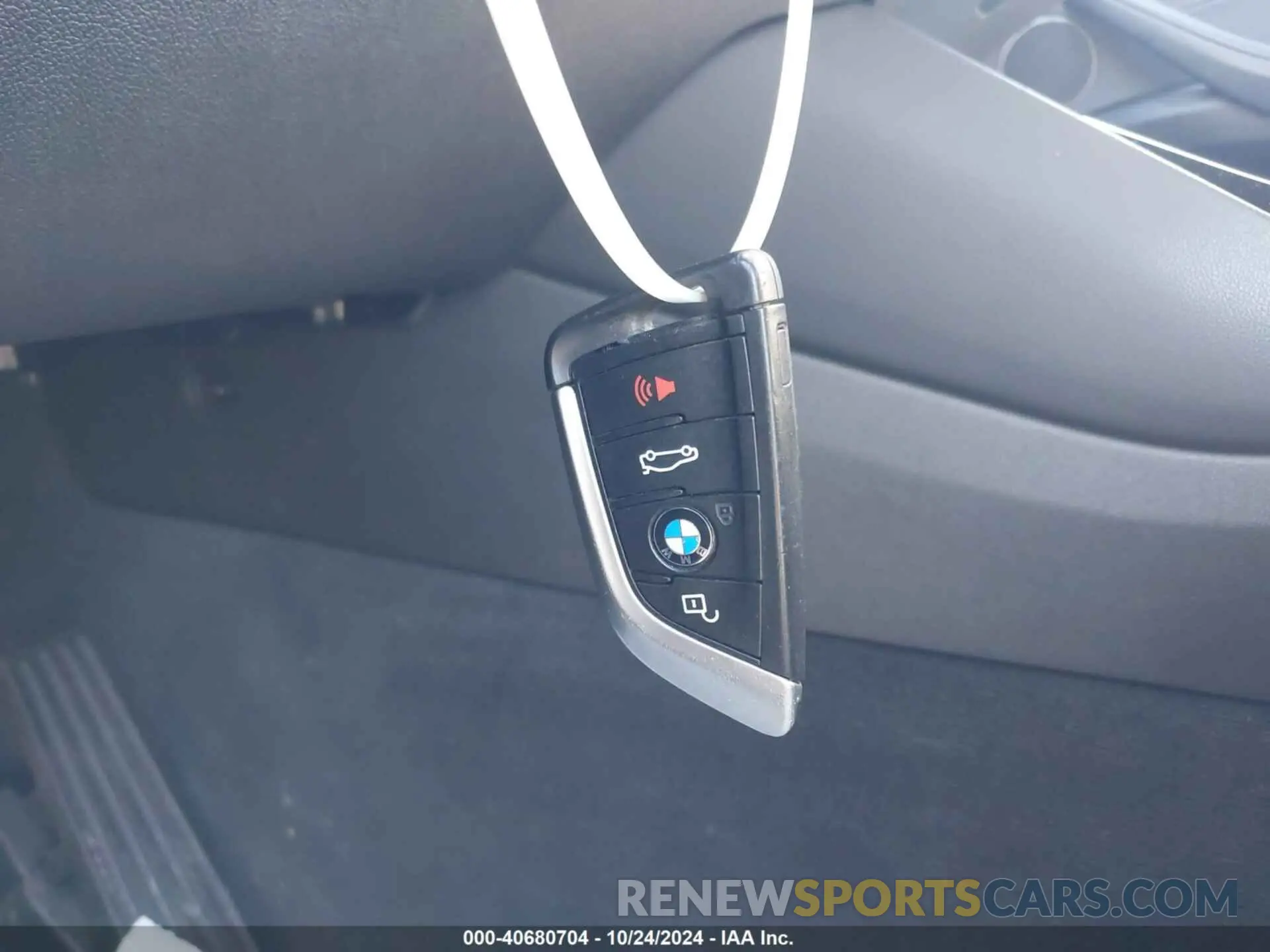 11 Photograph of a damaged car 5UXTR9C58KLR04693 BMW X3 2019