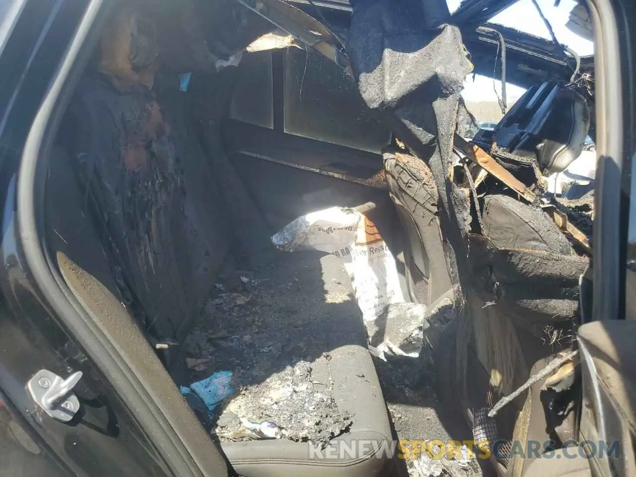 10 Photograph of a damaged car 5UXTR9C59KLP95080 BMW X3 2019