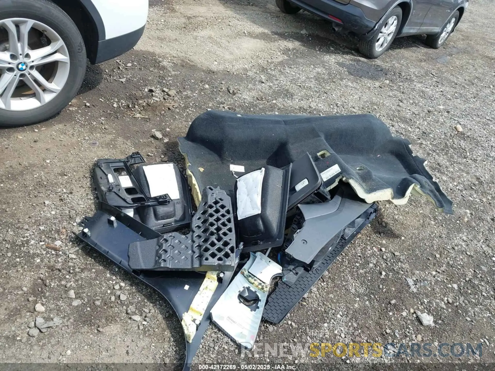 12 Photograph of a damaged car 5UXTR9C5XKLD95127 BMW X3 2019