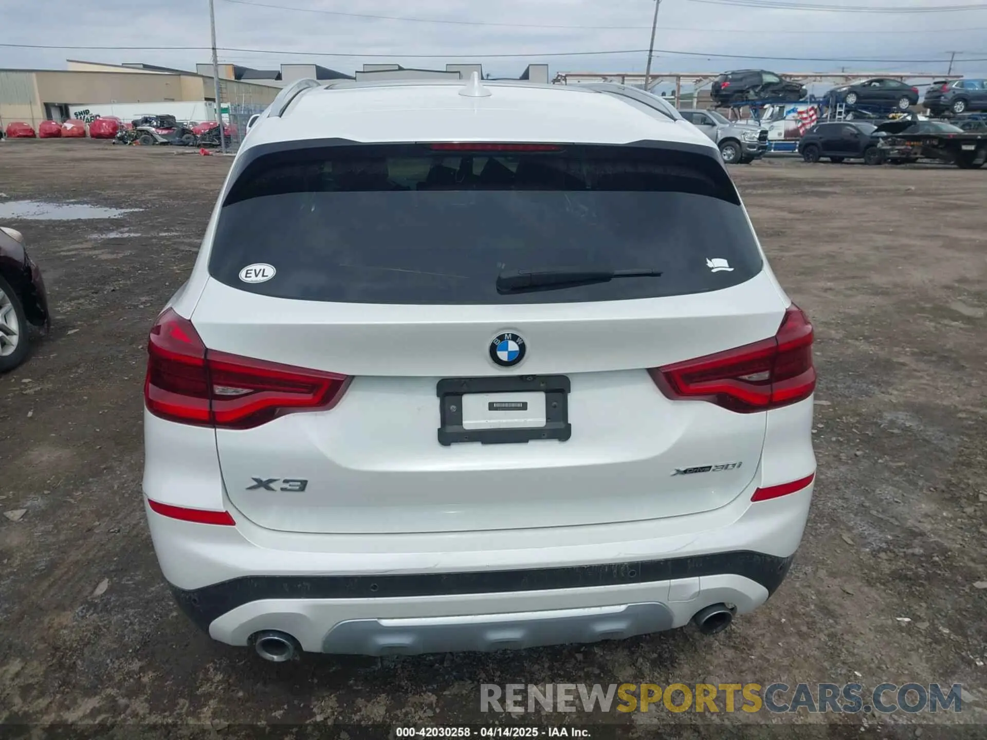 17 Photograph of a damaged car 5UXTR9C5XKLE17238 BMW X3 2019