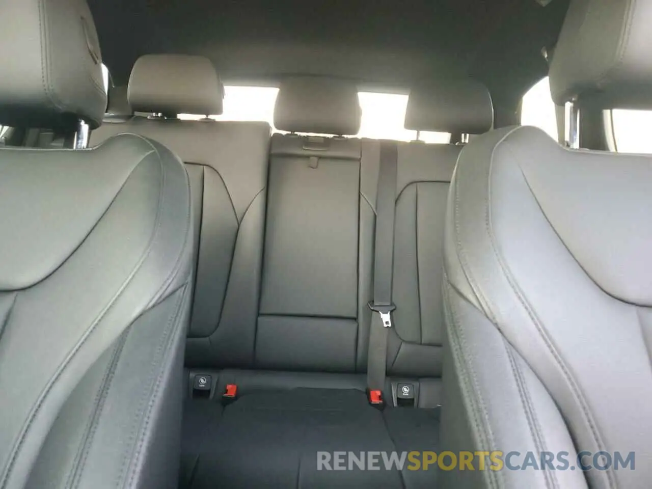 10 Photograph of a damaged car 5UXTR9C5XKLR10477 BMW X3 2019