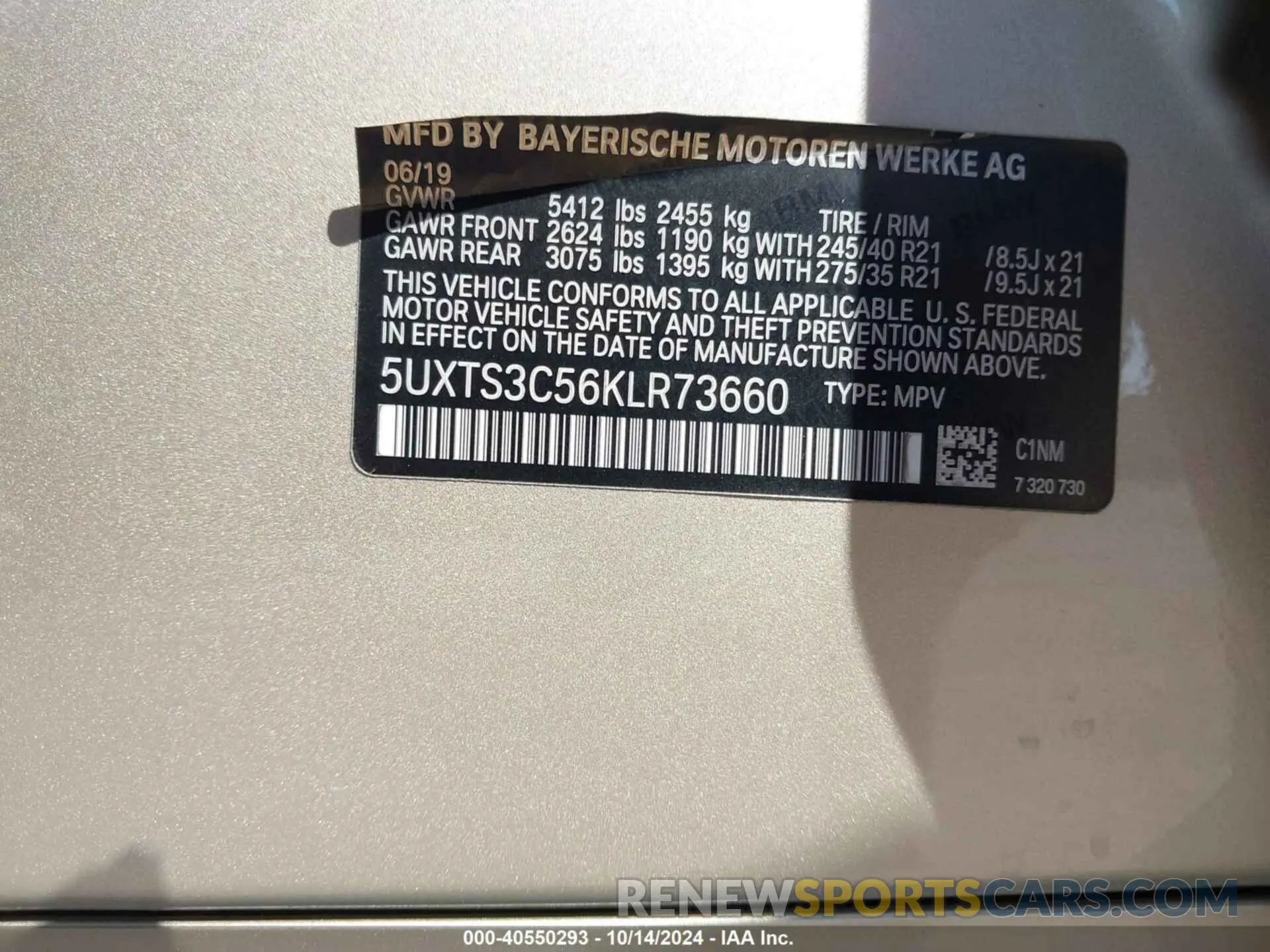 9 Photograph of a damaged car 5UXTS3C56KLR73660 BMW X3 2019