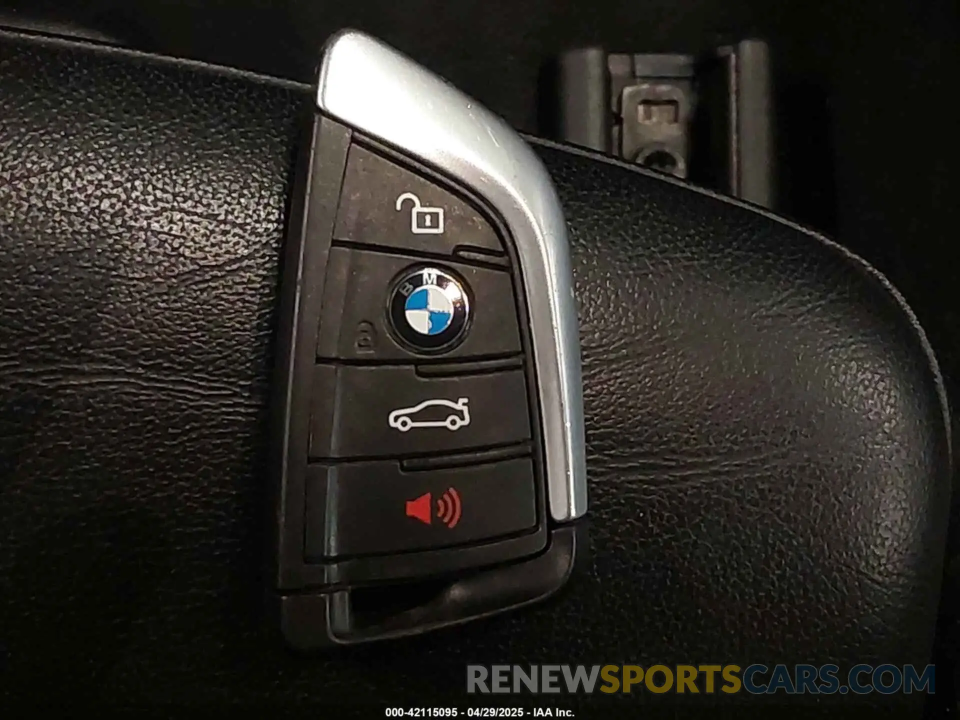 11 Photograph of a damaged car 5UXTS3C57K0Z09533 BMW X3 2019