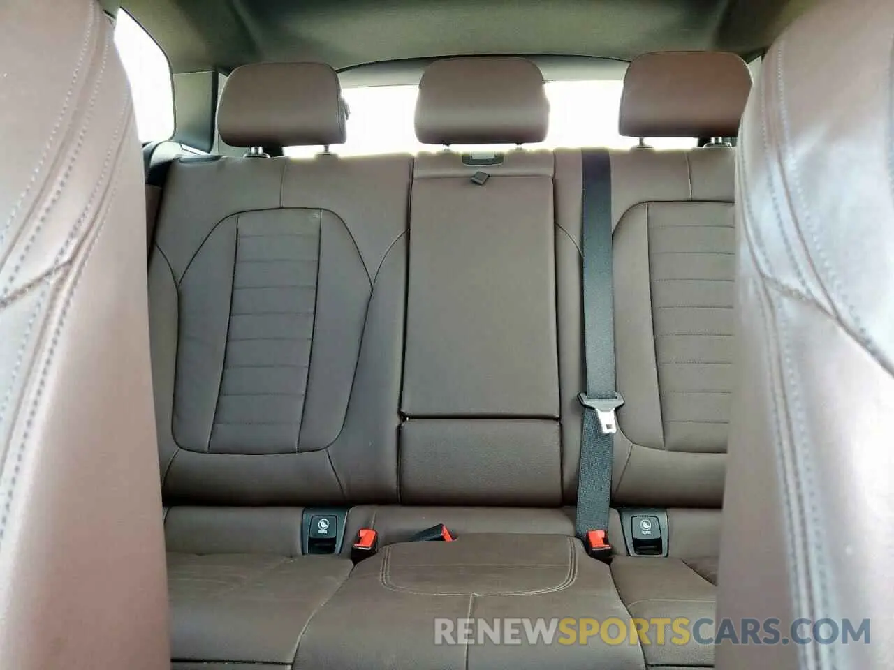 10 Photograph of a damaged car 5UXTS3C59KLR73359 BMW X3 2019