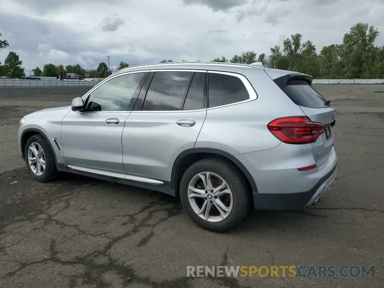 2 Photograph of a damaged car 5UXTY3C00L9B57662 BMW X3 2020
