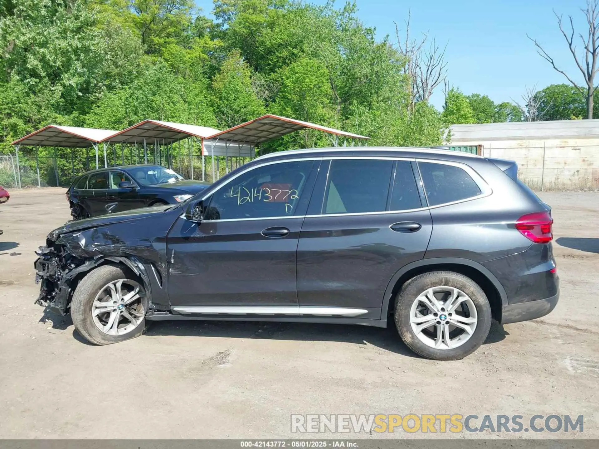 14 Photograph of a damaged car 5UXTY3C00L9B76499 BMW X3 2020