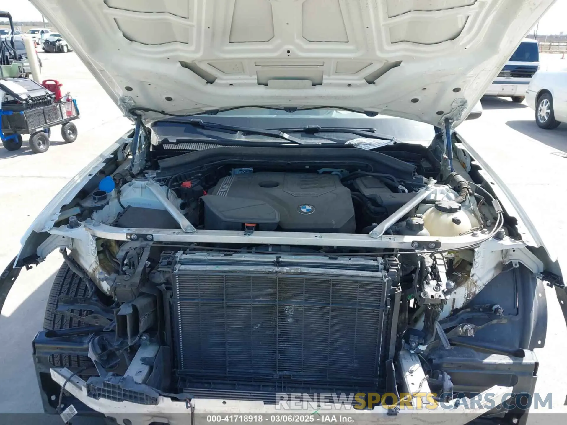 10 Photograph of a damaged car 5UXTY3C00LLU71540 BMW X3 2020