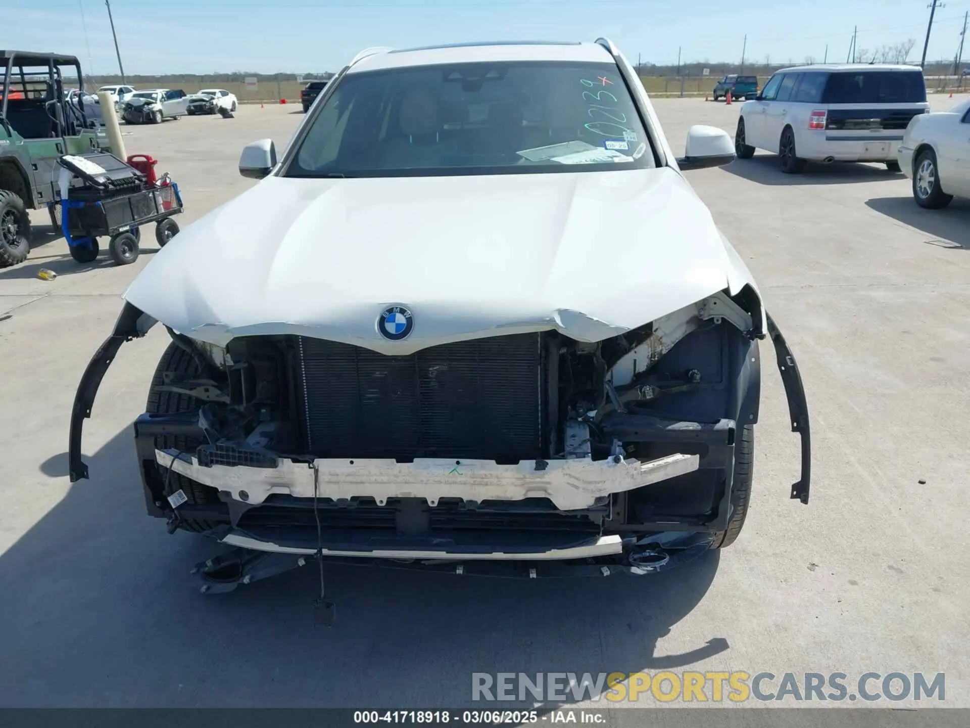 6 Photograph of a damaged car 5UXTY3C00LLU71540 BMW X3 2020