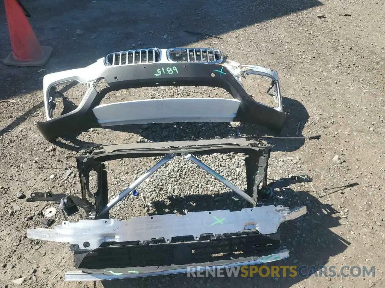 13 Photograph of a damaged car 5UXTY3C01L9B80416 BMW X3 2020