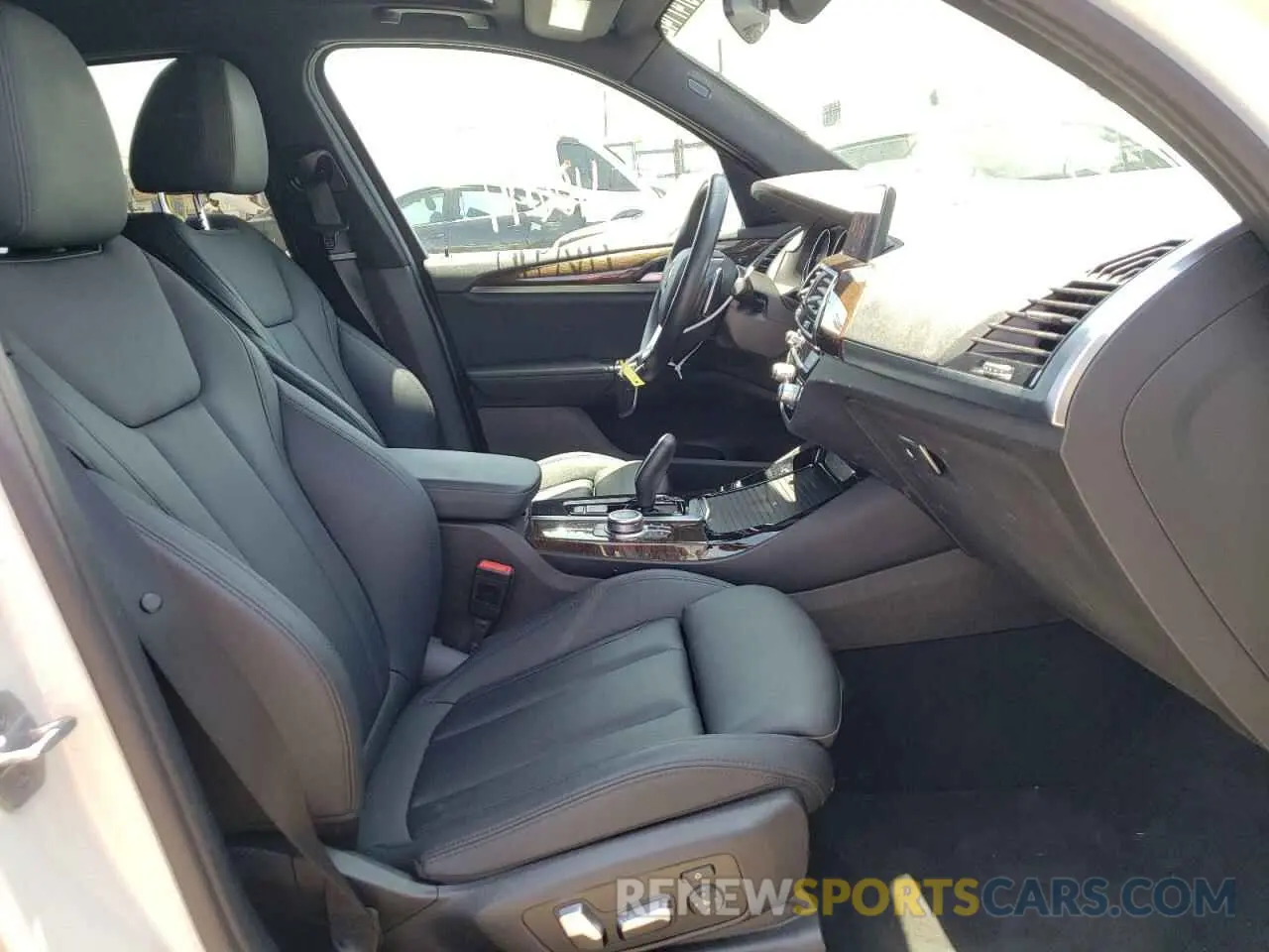5 Photograph of a damaged car 5UXTY3C01L9C01457 BMW X3 2020