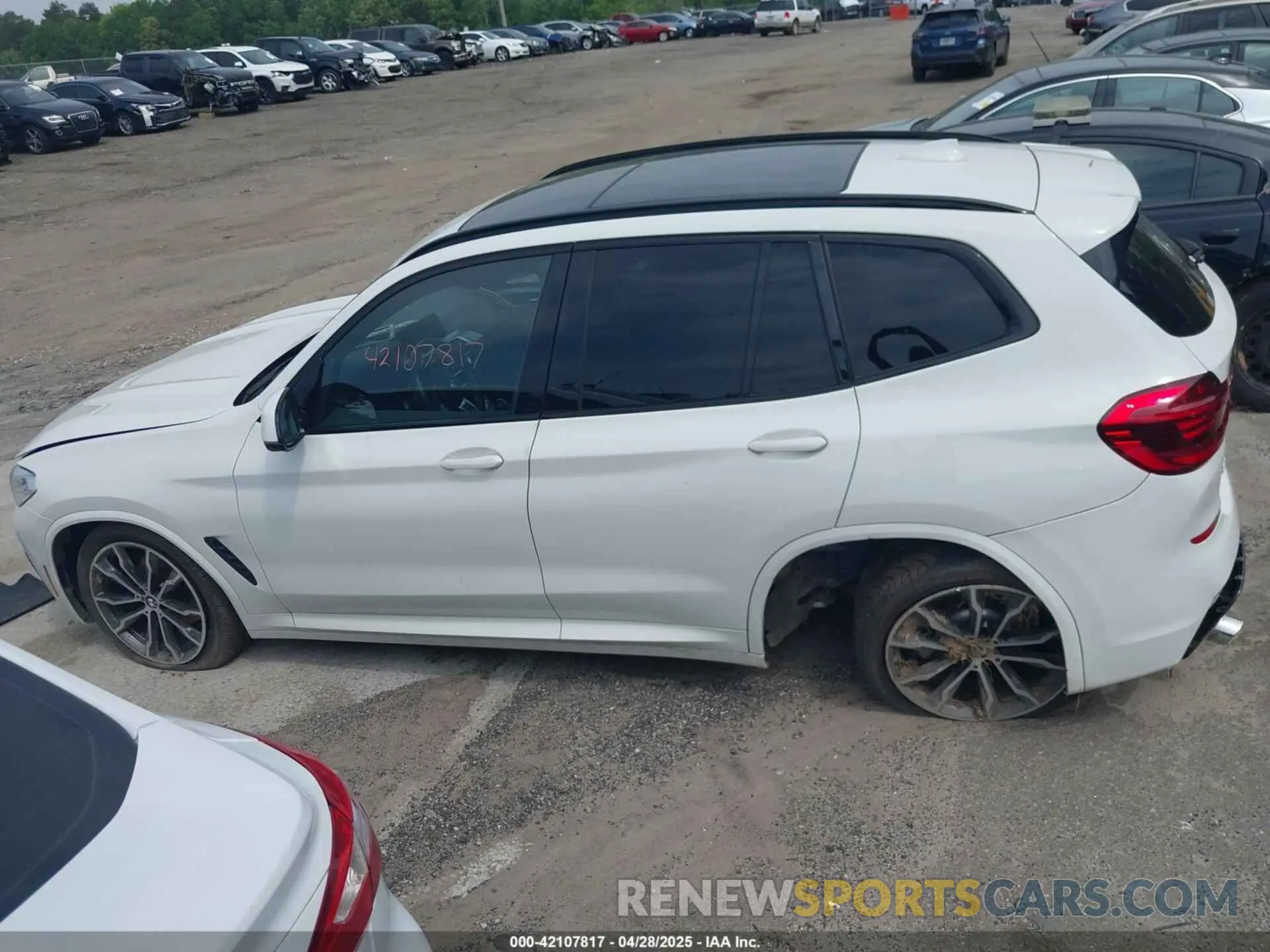13 Фотография поврежденного автомобиля 5UXTY3C01L9C44244 BMW X3 2020