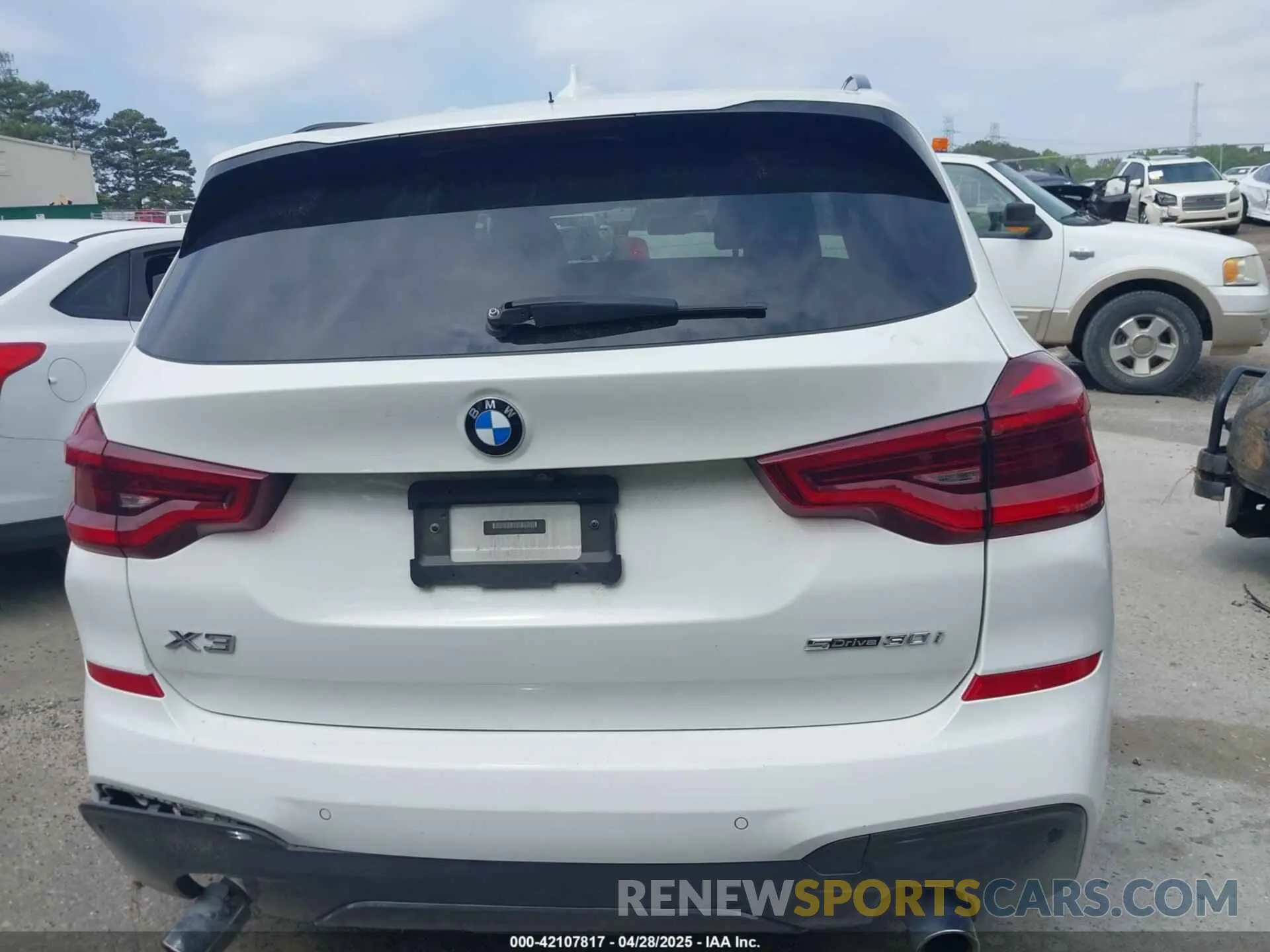 15 Фотография поврежденного автомобиля 5UXTY3C01L9C44244 BMW X3 2020