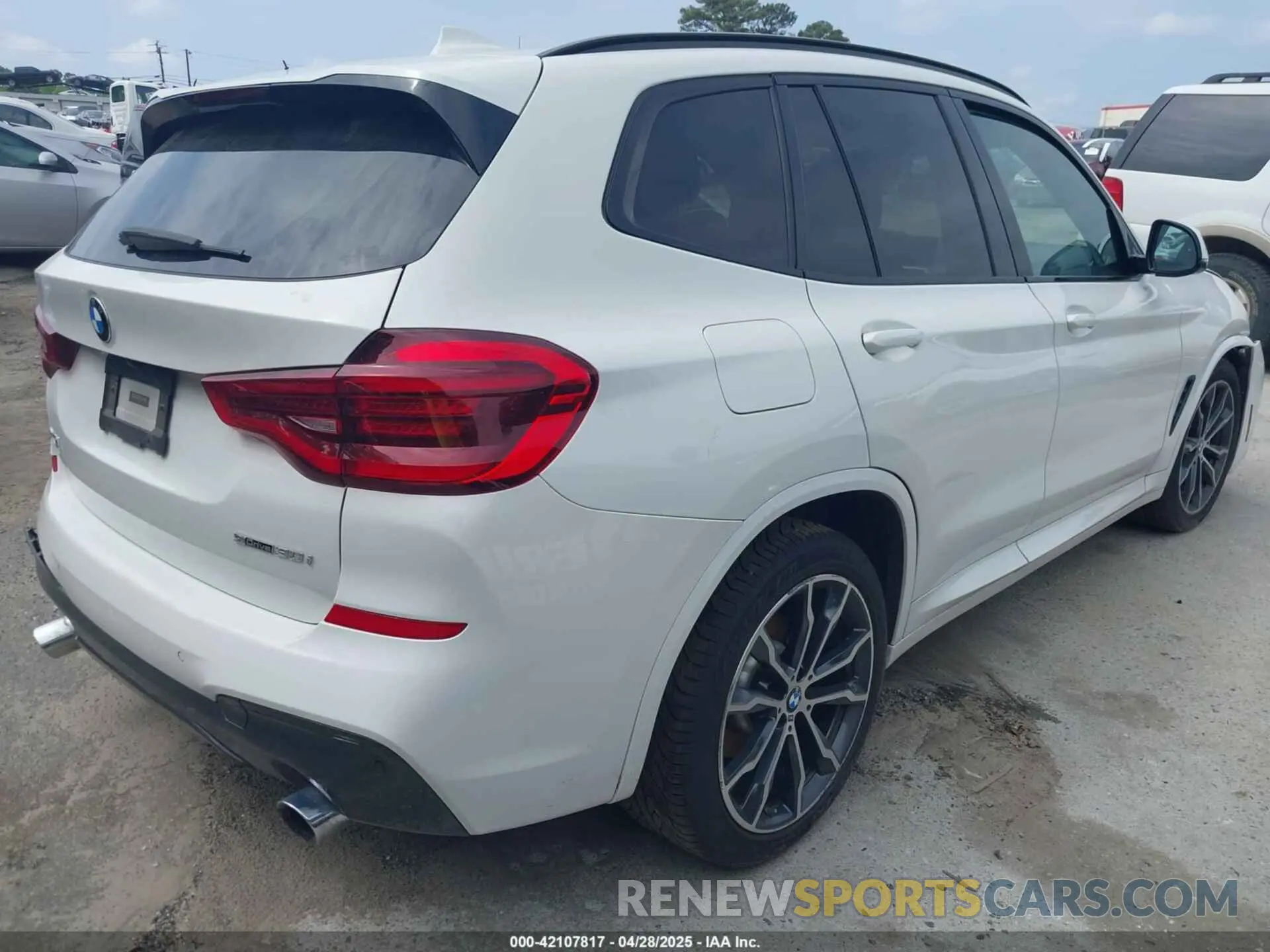 4 Фотография поврежденного автомобиля 5UXTY3C01L9C44244 BMW X3 2020