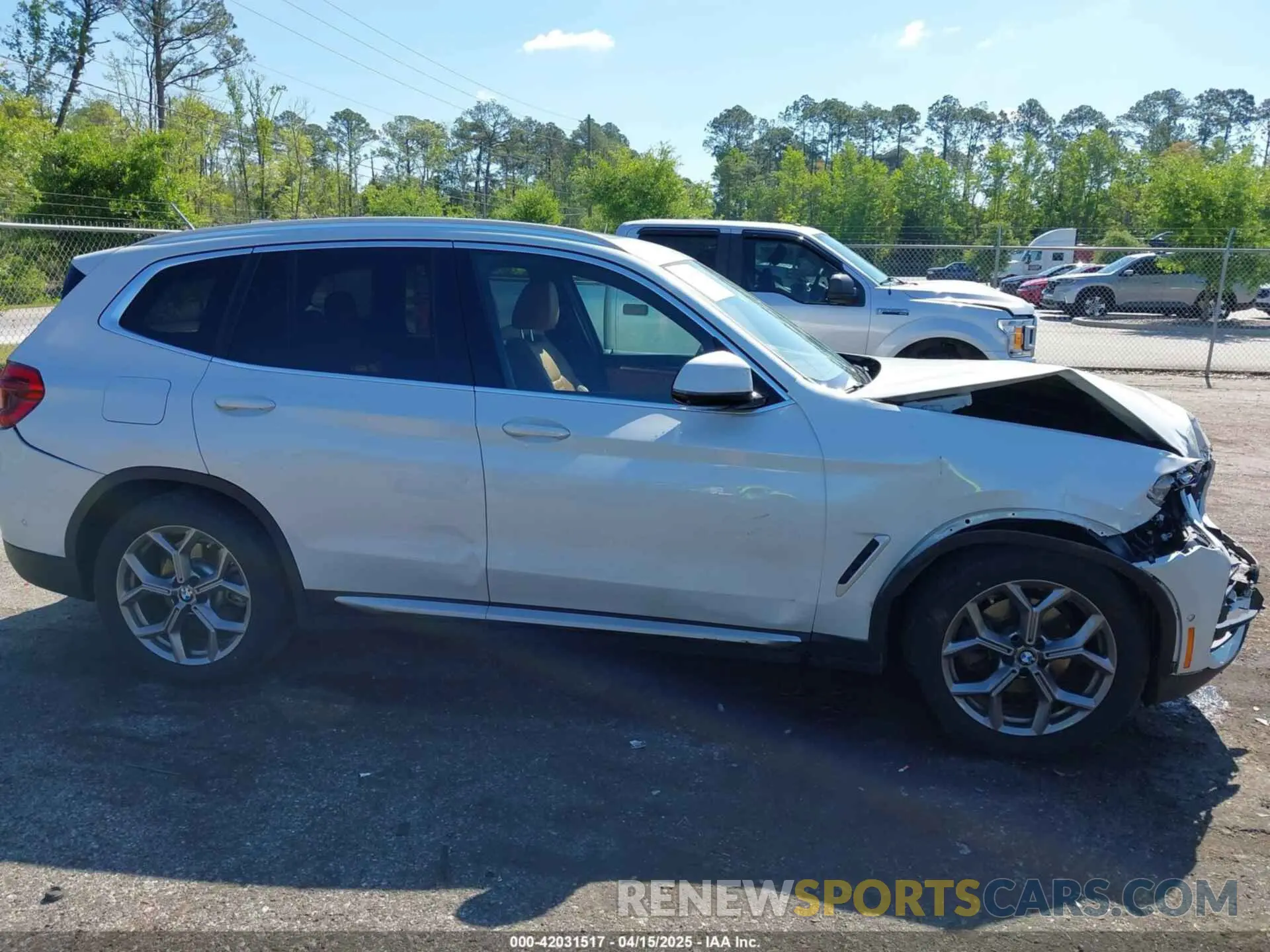 13 Photograph of a damaged car 5UXTY3C01L9D37085 BMW X3 2020
