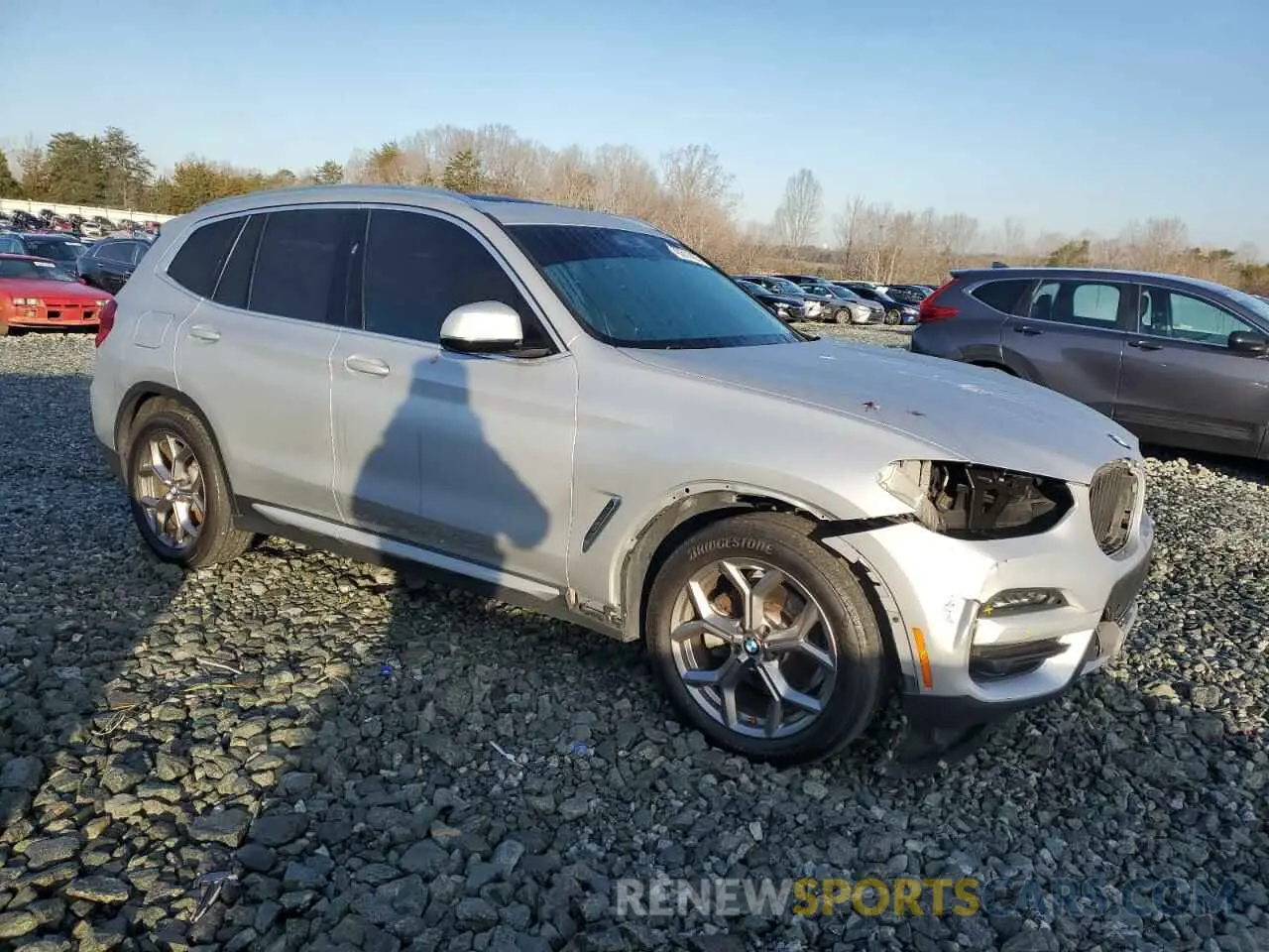 4 Photograph of a damaged car 5UXTY3C03LLU70804 BMW X3 2020