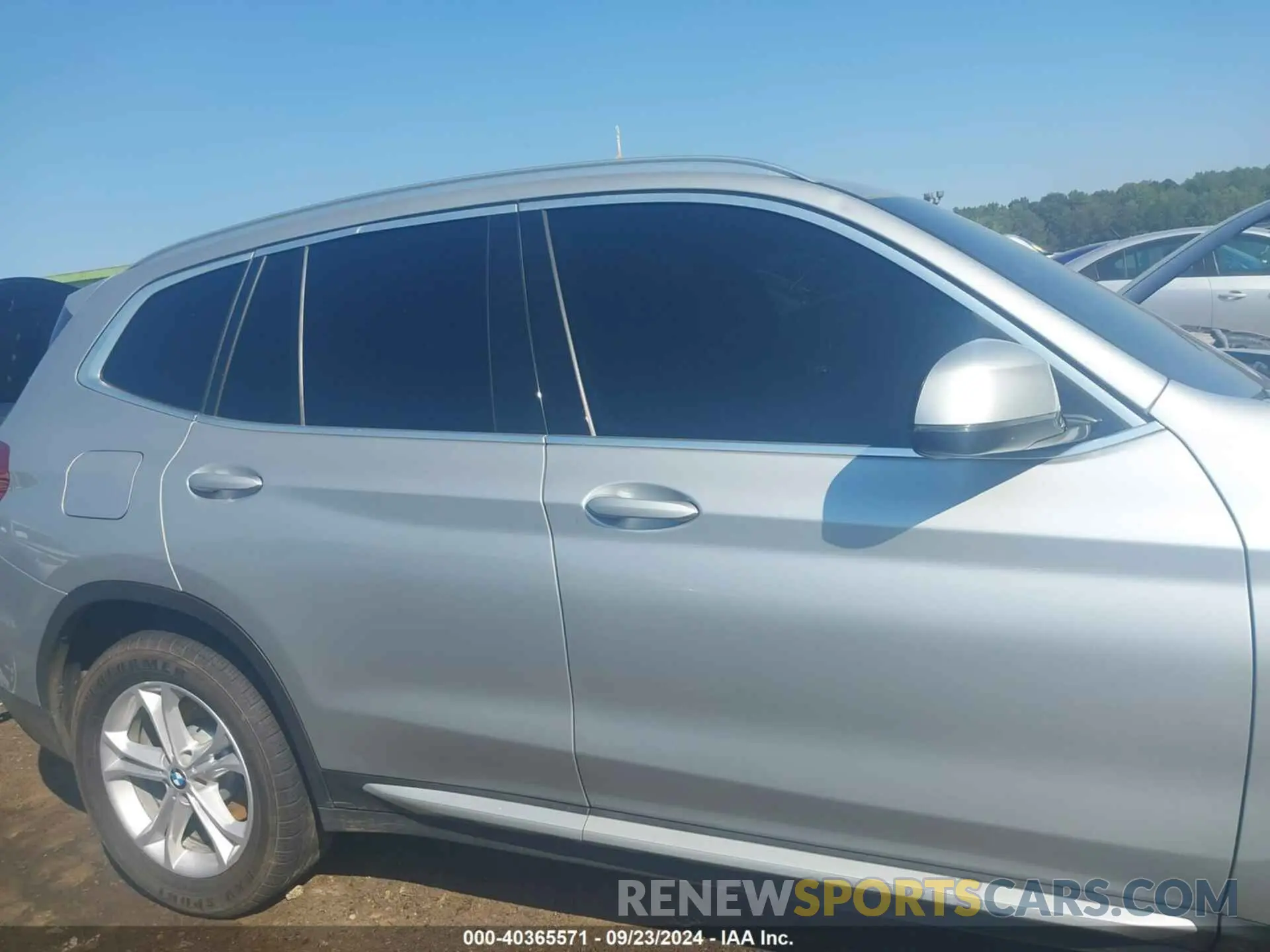 13 Photograph of a damaged car 5UXTY3C03LLU71130 BMW X3 2020