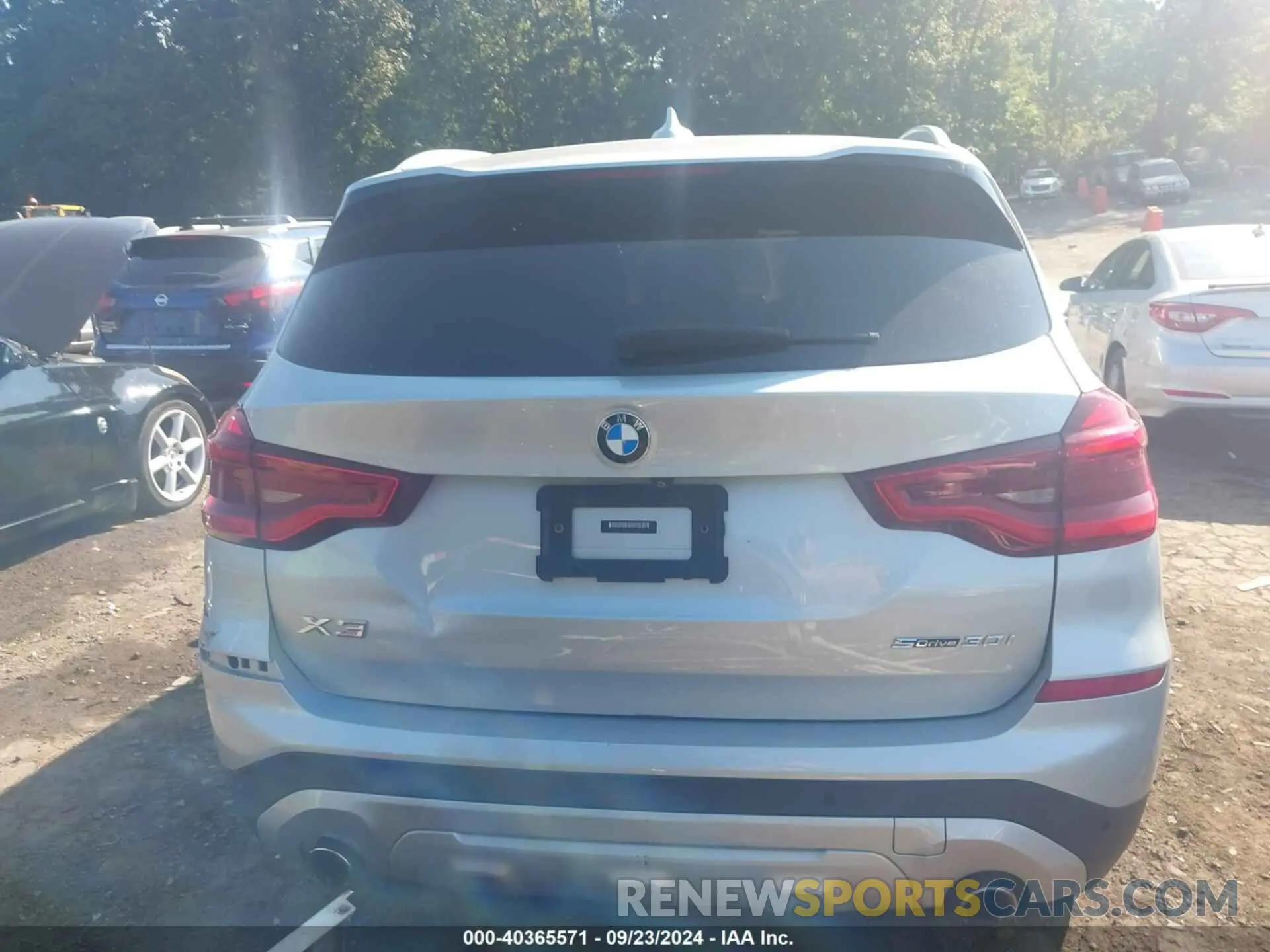 16 Photograph of a damaged car 5UXTY3C03LLU71130 BMW X3 2020