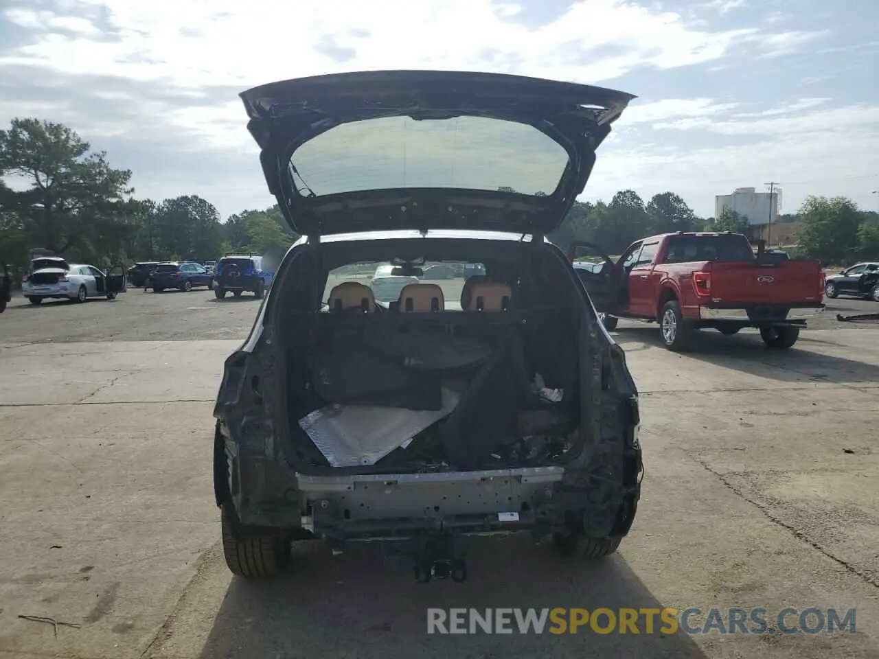 6 Photograph of a damaged car 5UXTY3C04L9B43778 BMW X3 2020