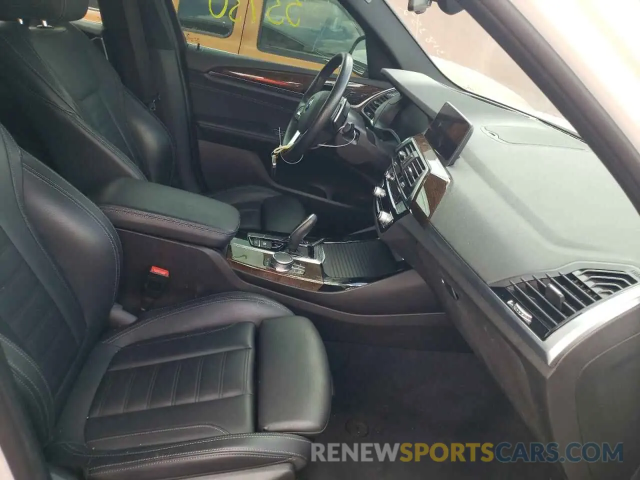 5 Photograph of a damaged car 5UXTY3C04LLU71329 BMW X3 2020