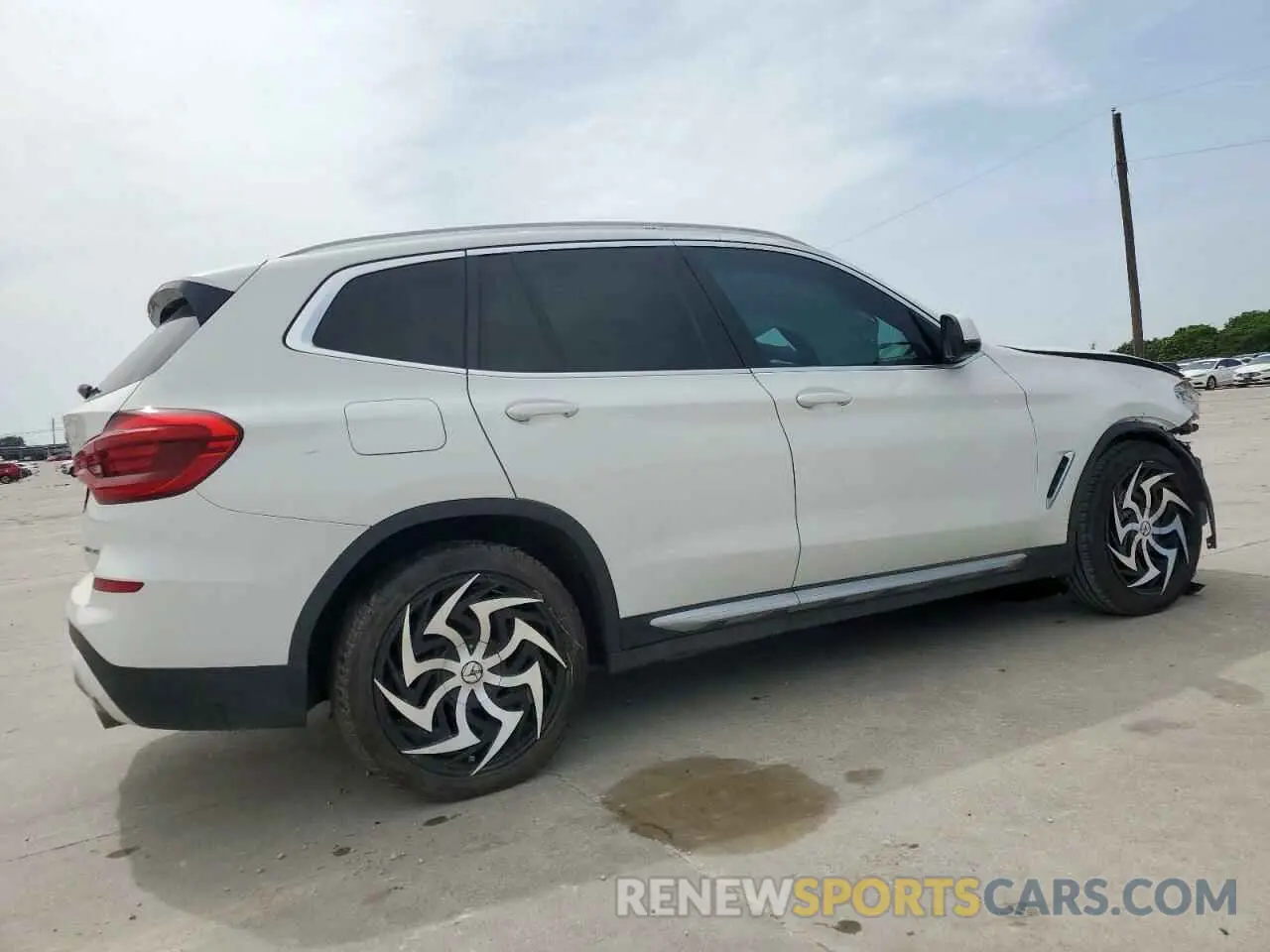 3 Photograph of a damaged car 5UXTY3C05L9B81973 BMW X3 2020
