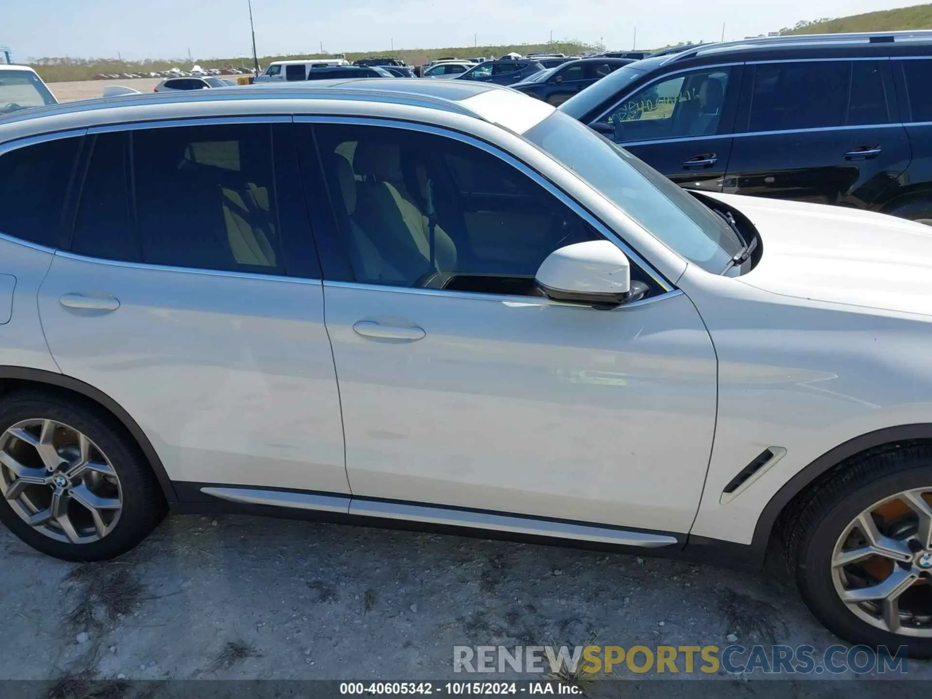 13 Photograph of a damaged car 5UXTY3C05L9C87730 BMW X3 2020
