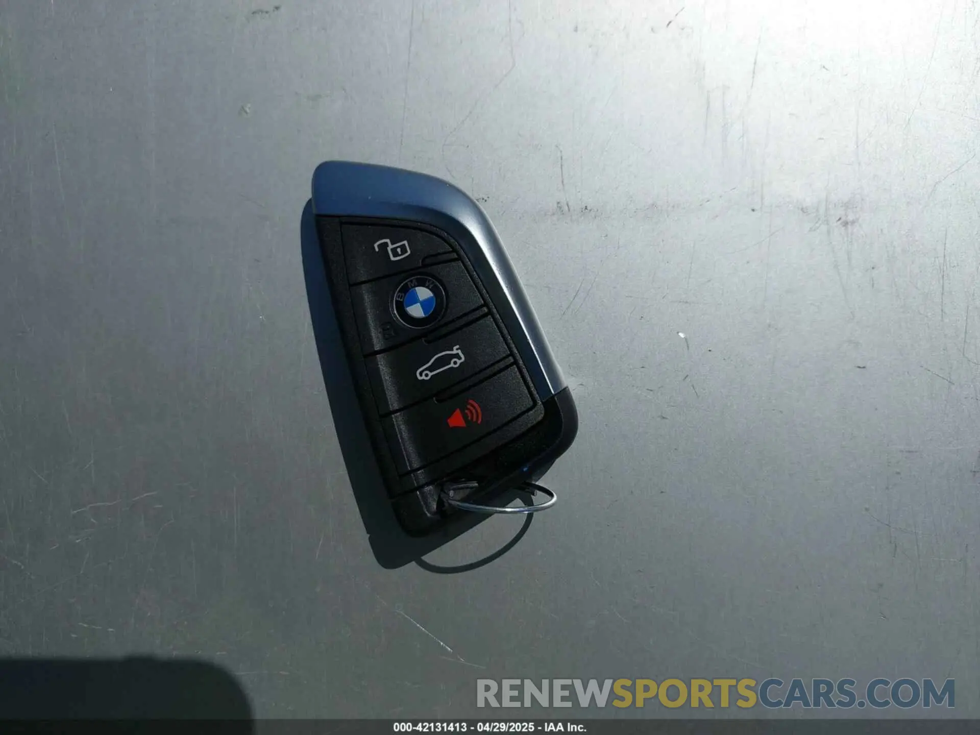 11 Фотография поврежденного автомобиля 5UXTY3C05L9D42497 BMW X3 2020