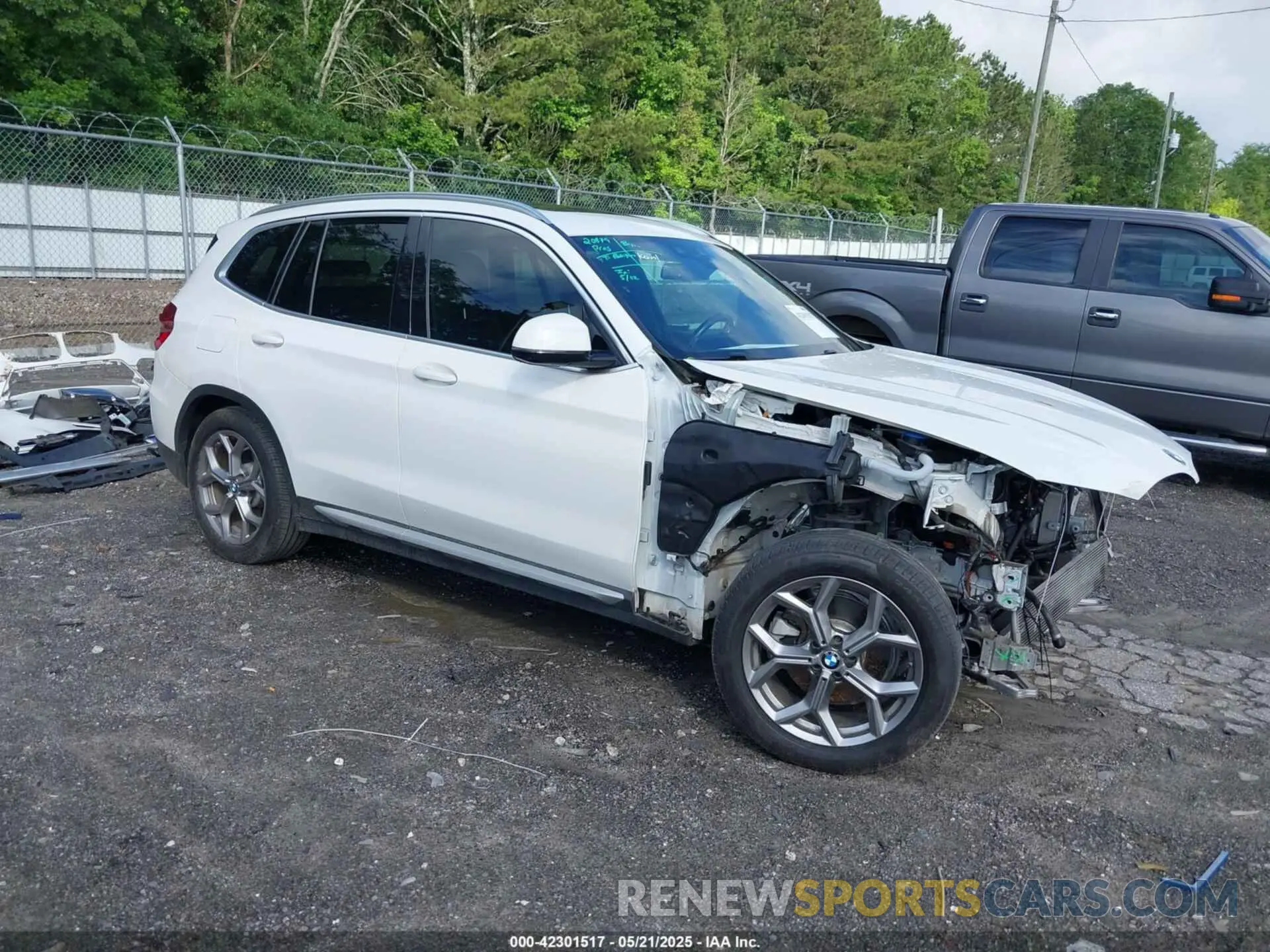 1 Photograph of a damaged car 5UXTY3C05LLU70867 BMW X3 2020