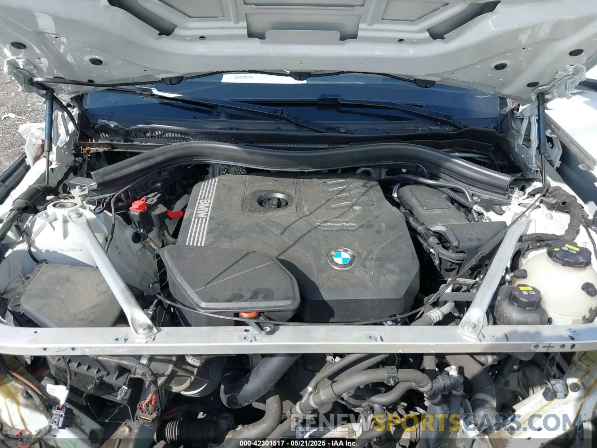 10 Photograph of a damaged car 5UXTY3C05LLU70867 BMW X3 2020