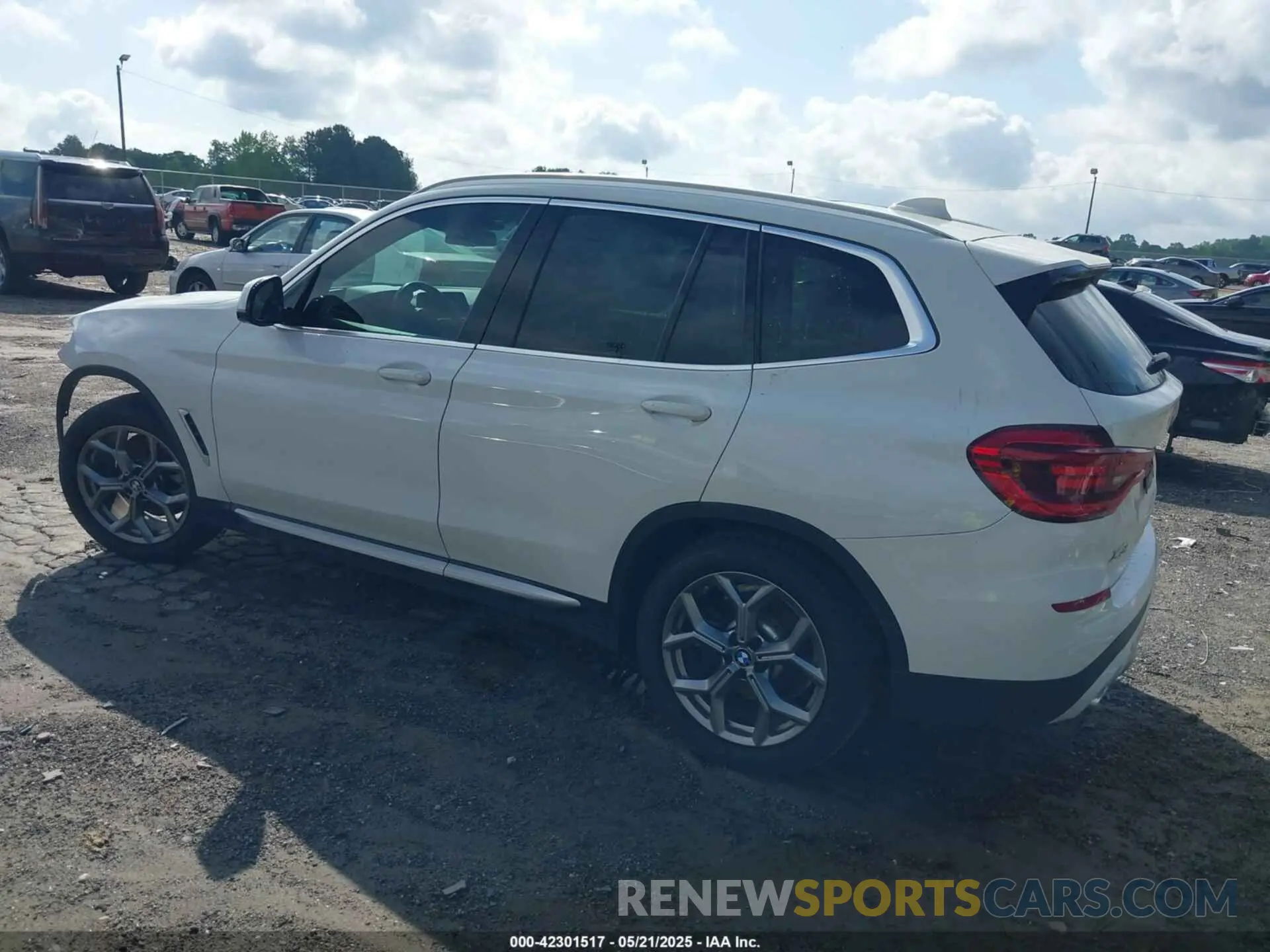 3 Photograph of a damaged car 5UXTY3C05LLU70867 BMW X3 2020