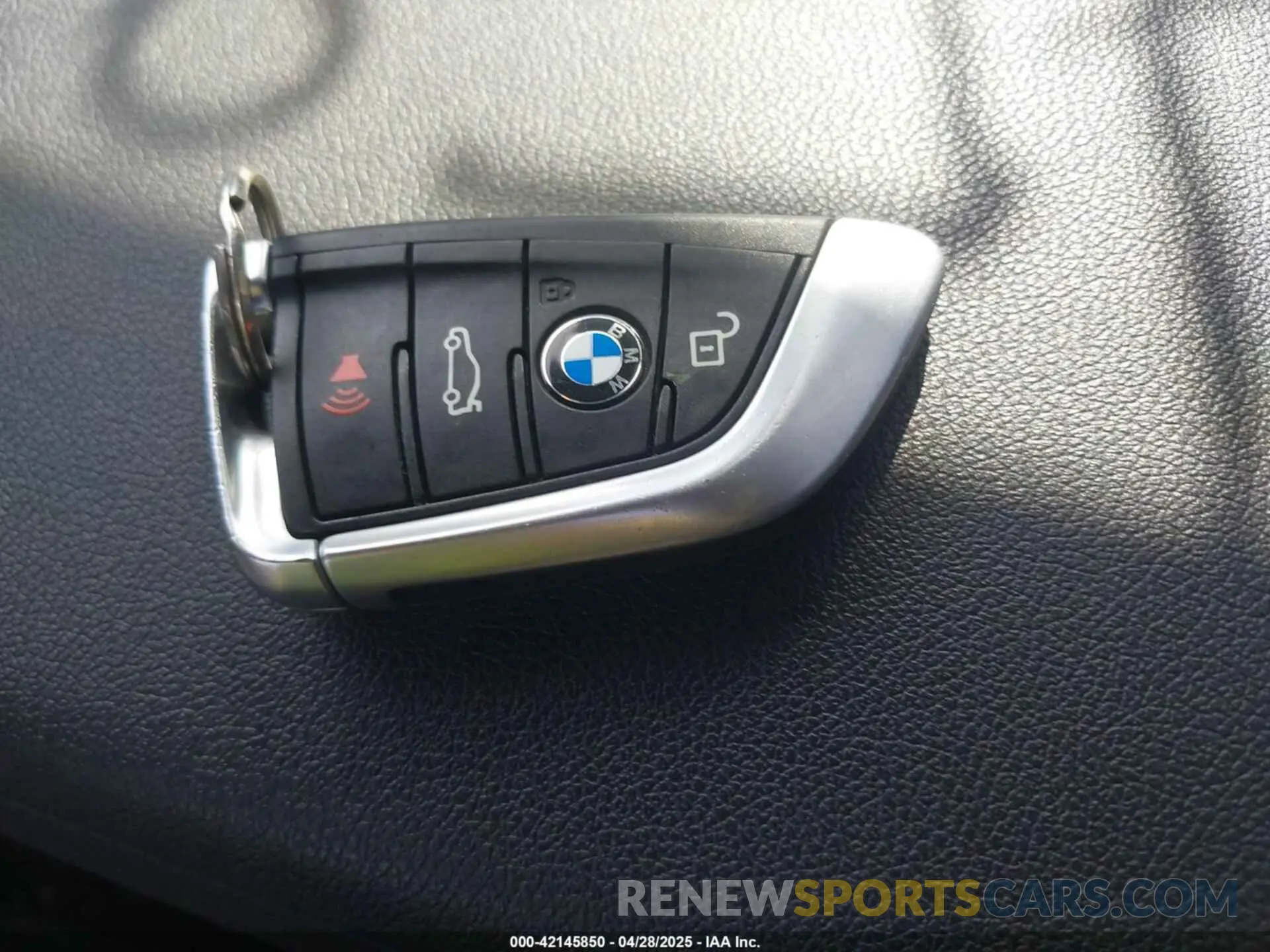 11 Фотография поврежденного автомобиля 5UXTY3C06LLU69498 BMW X3 2020